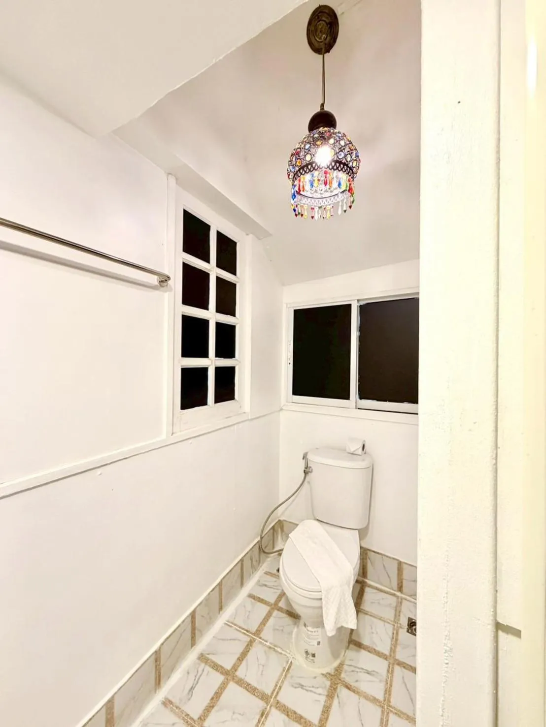 Toilet in Yellow Lamoon Hotel