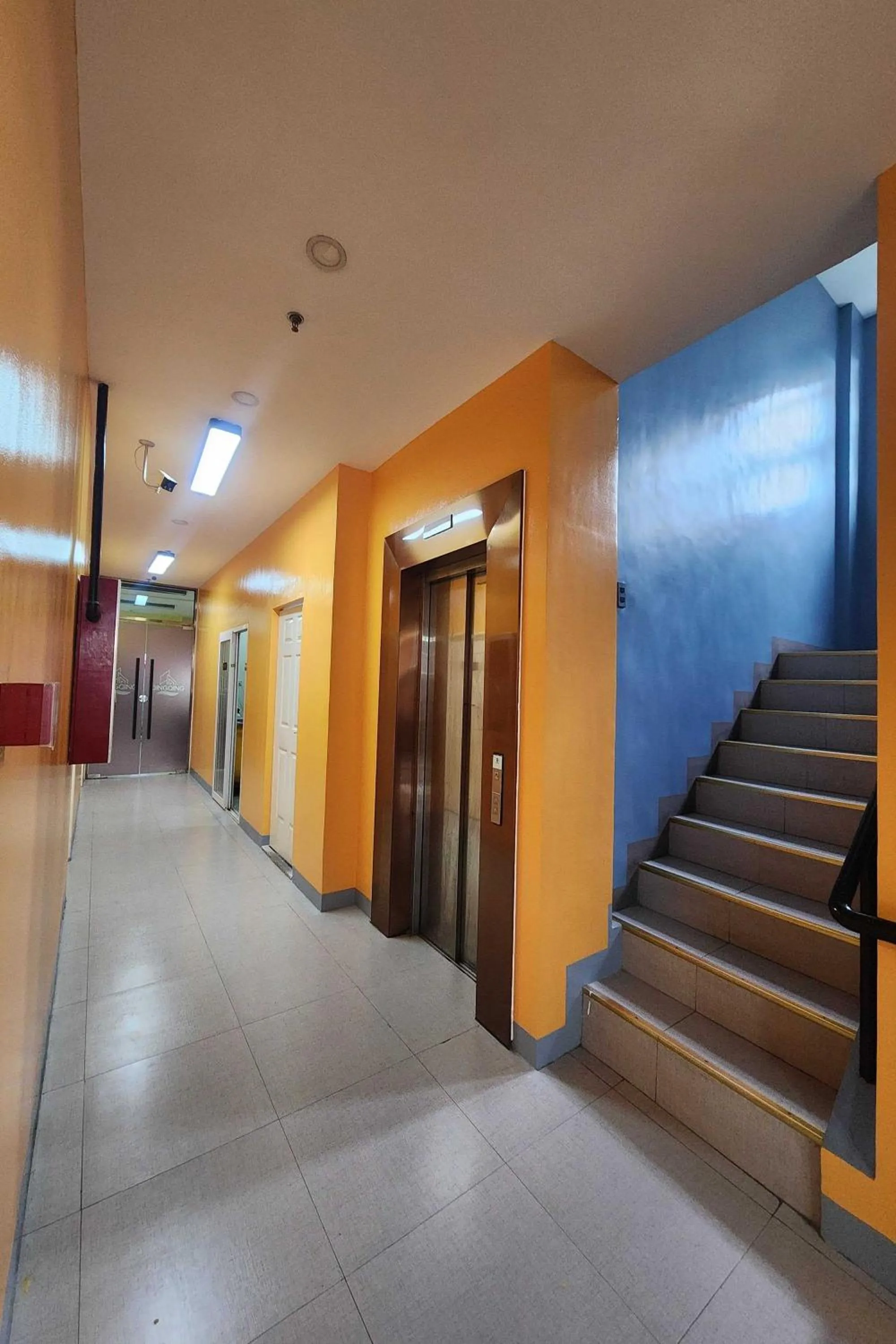 elevator in Qingqing Hotel Pasay Manila near MOA