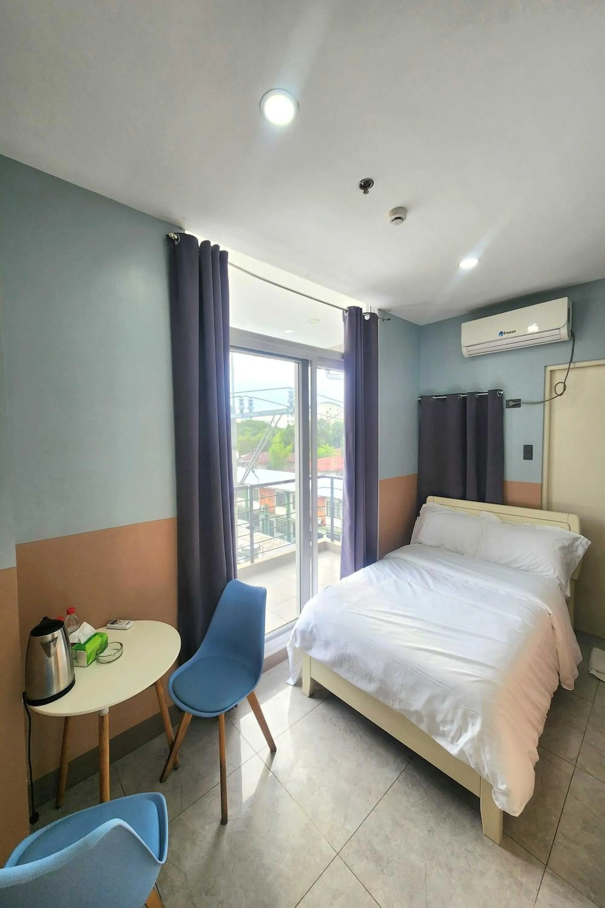 Bed in Qingqing Hotel Pasay Manila near MOA