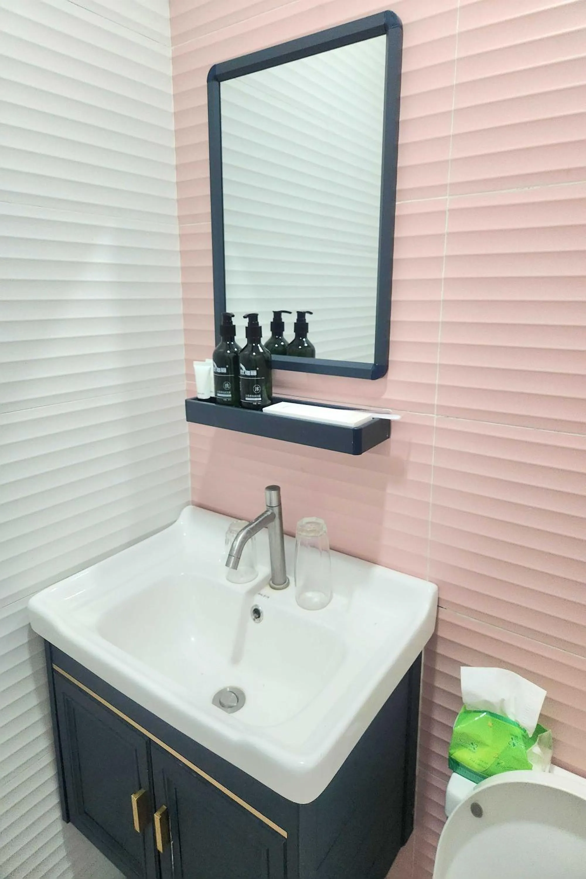 Bathroom in Qingqing Hotel Pasay Manila near MOA