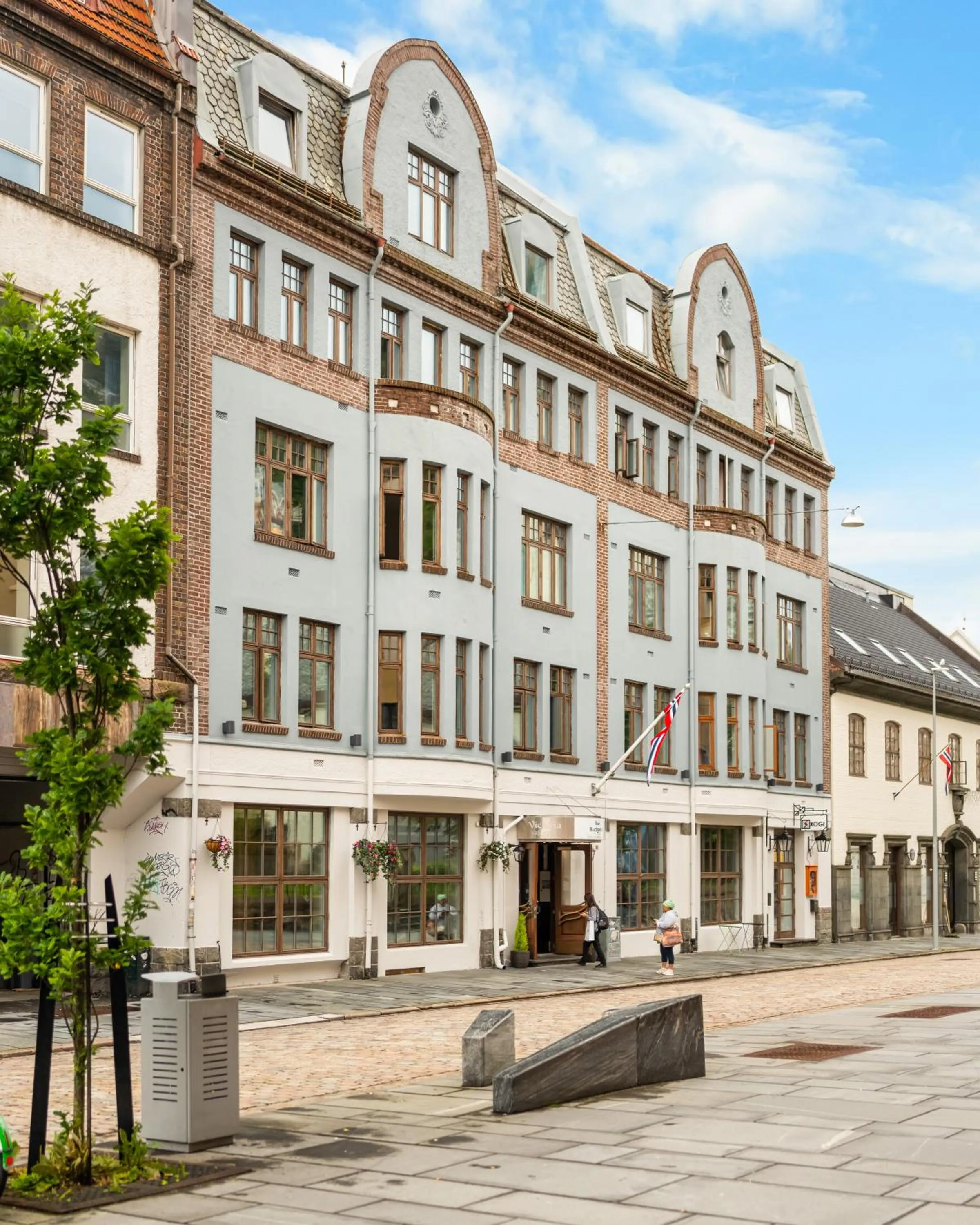 Property building in BREEZE Hotel Victoria - Self-Service