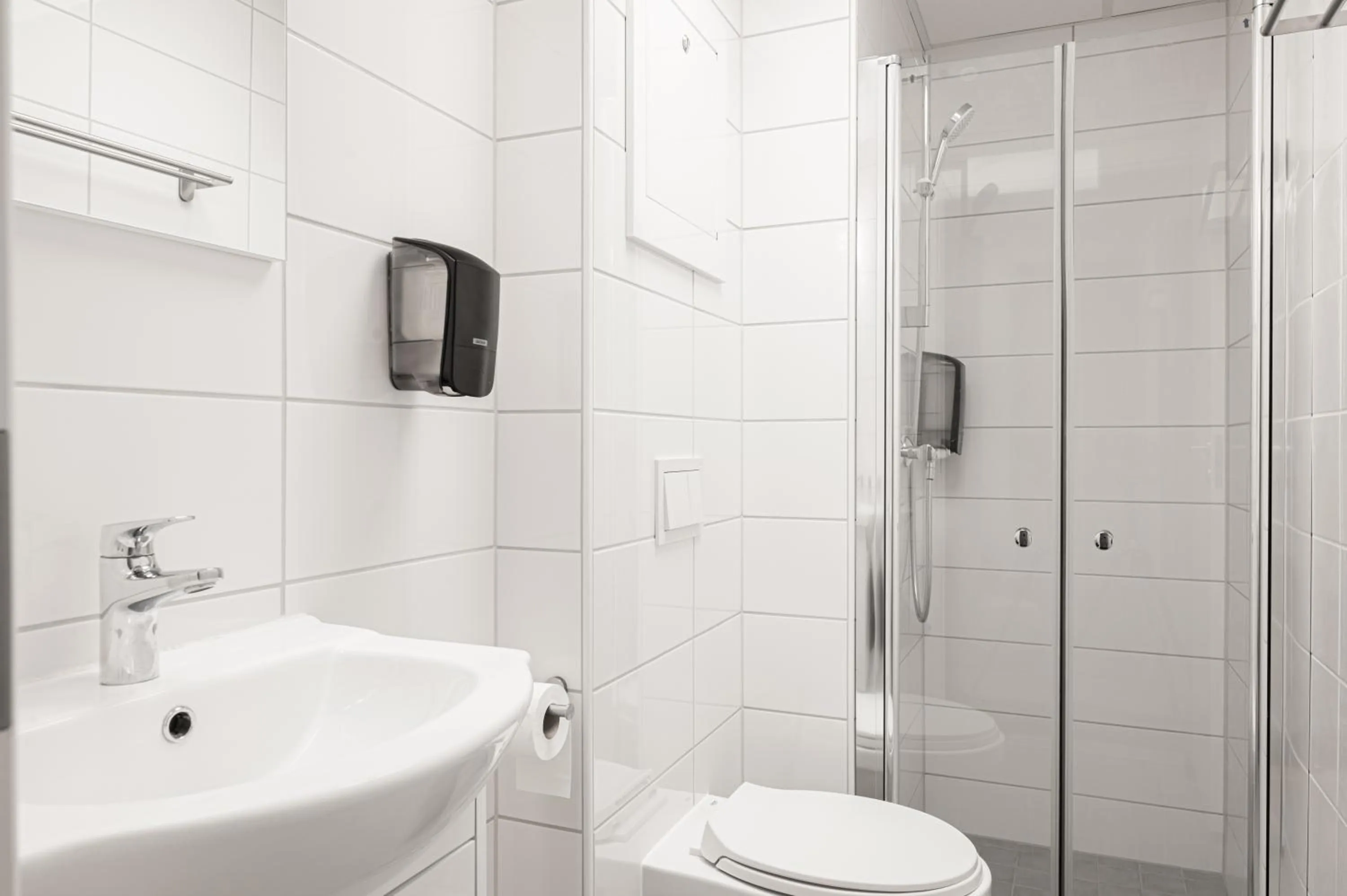 Shower in BREEZE Hotel Victoria - Self-Service