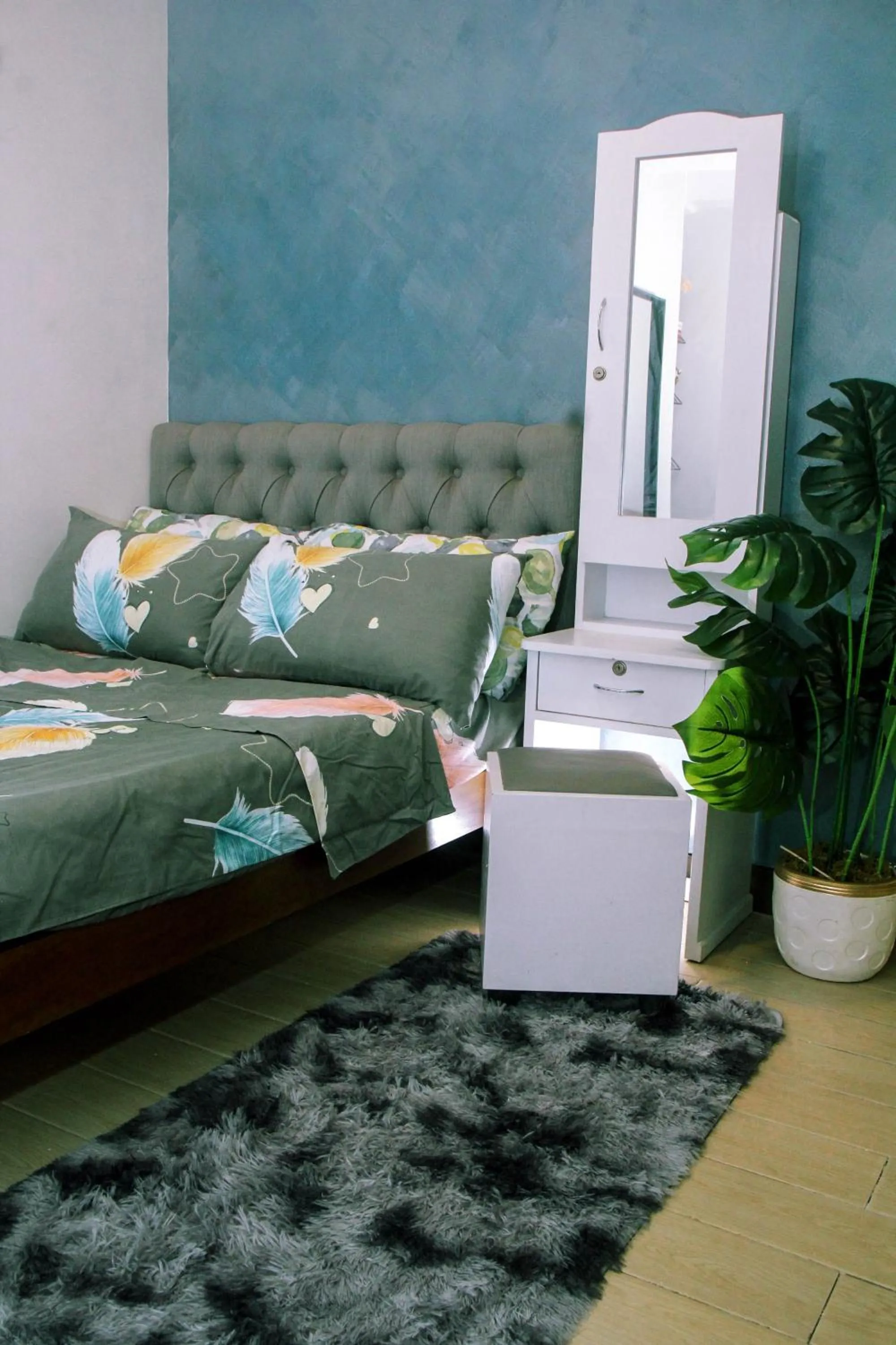 Bed in Cozy Pad in Cubao