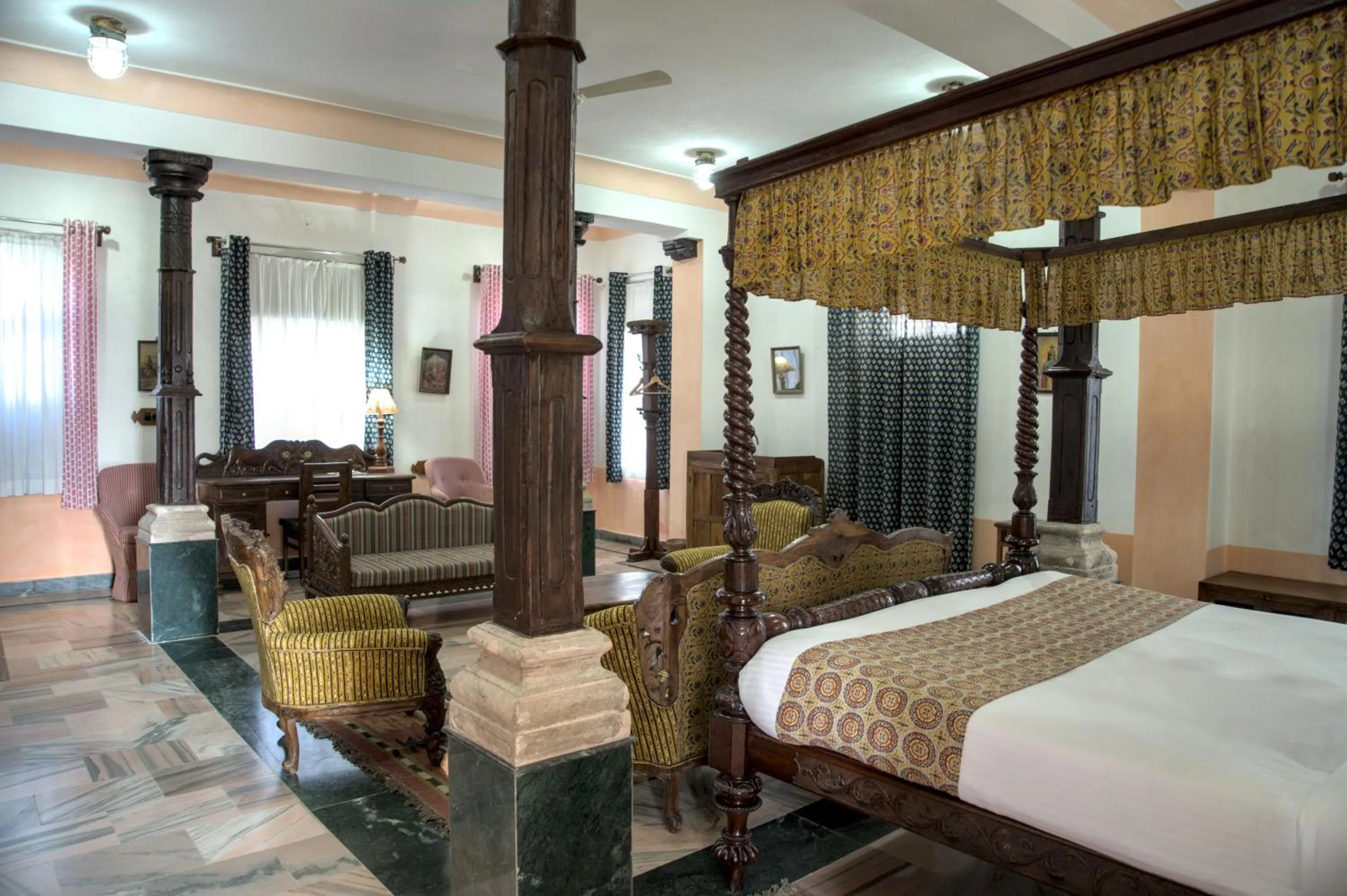 Bed in Shrisiddhpuram