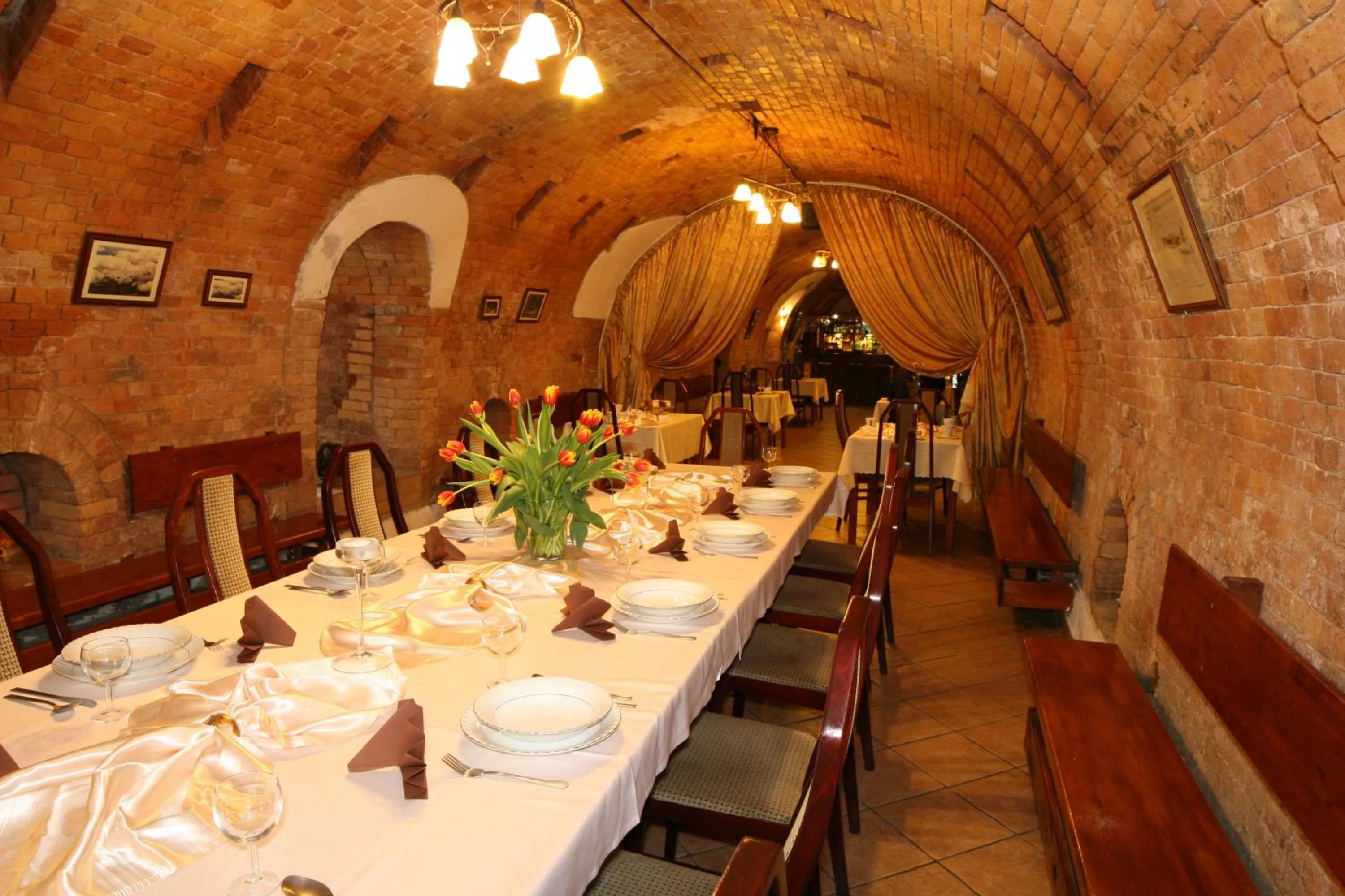 Restaurant/places to eat in Hotel Kosmonauty Wrocław-Airport