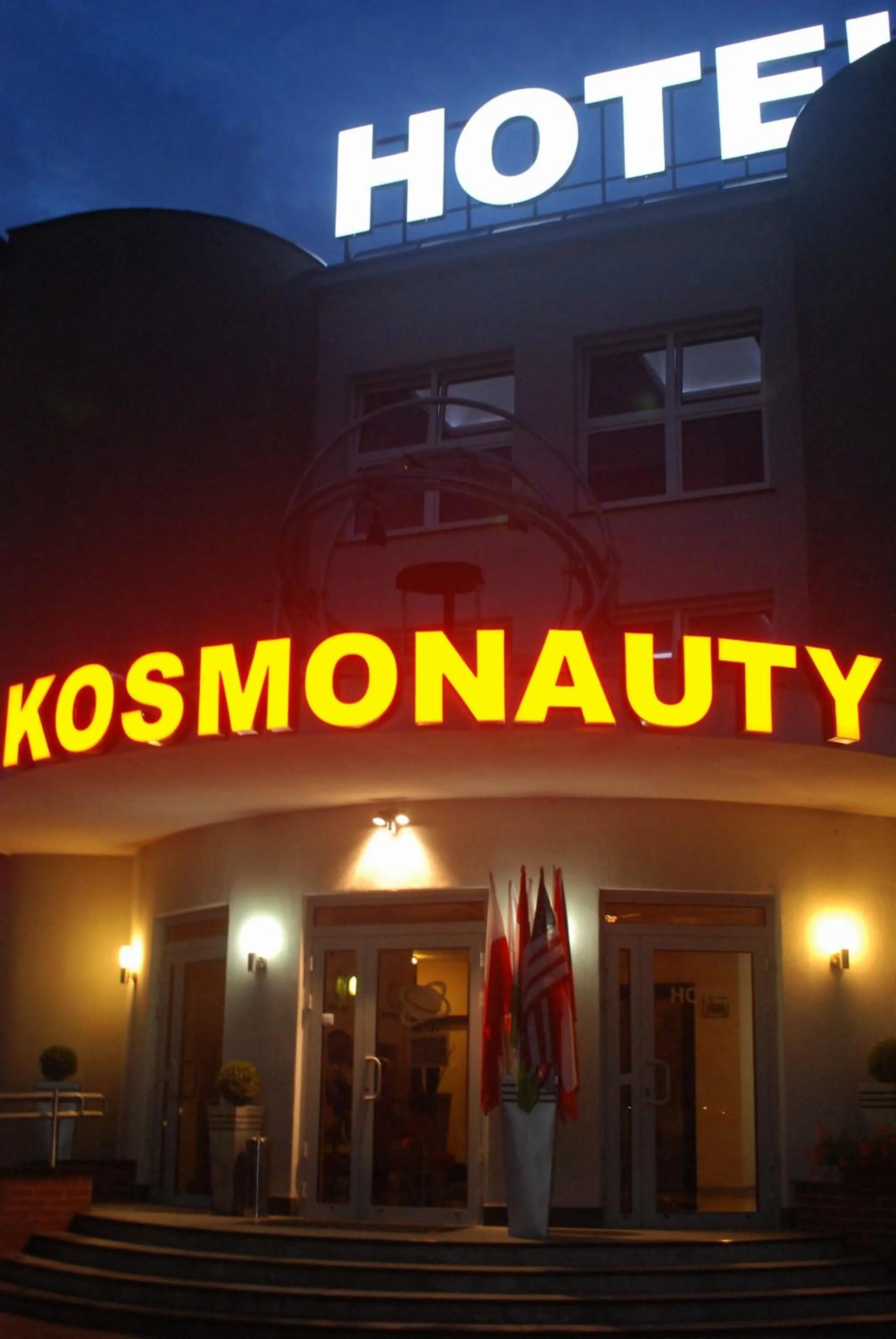 Facade/entrance in Hotel Kosmonauty Wrocław-Airport