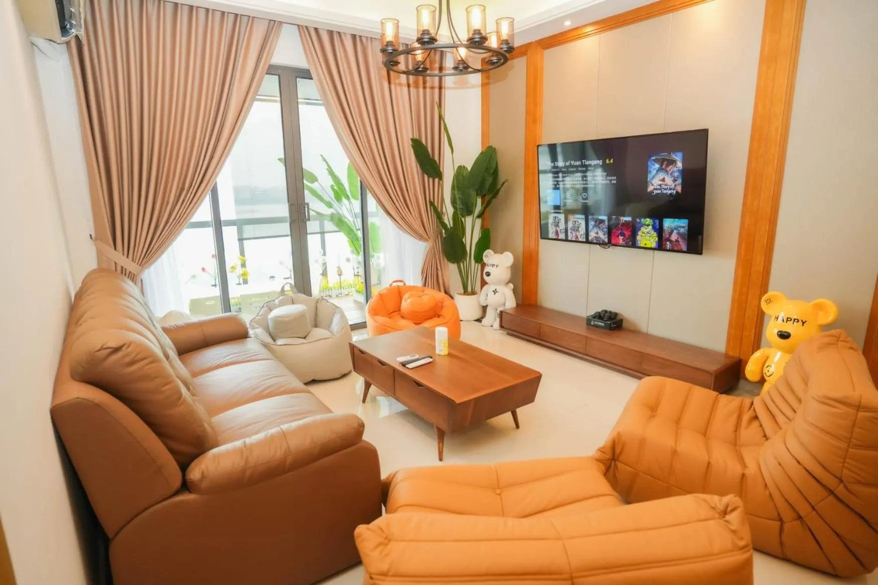 Communal lounge/ TV room in R&F Princess Cove, U-Home
