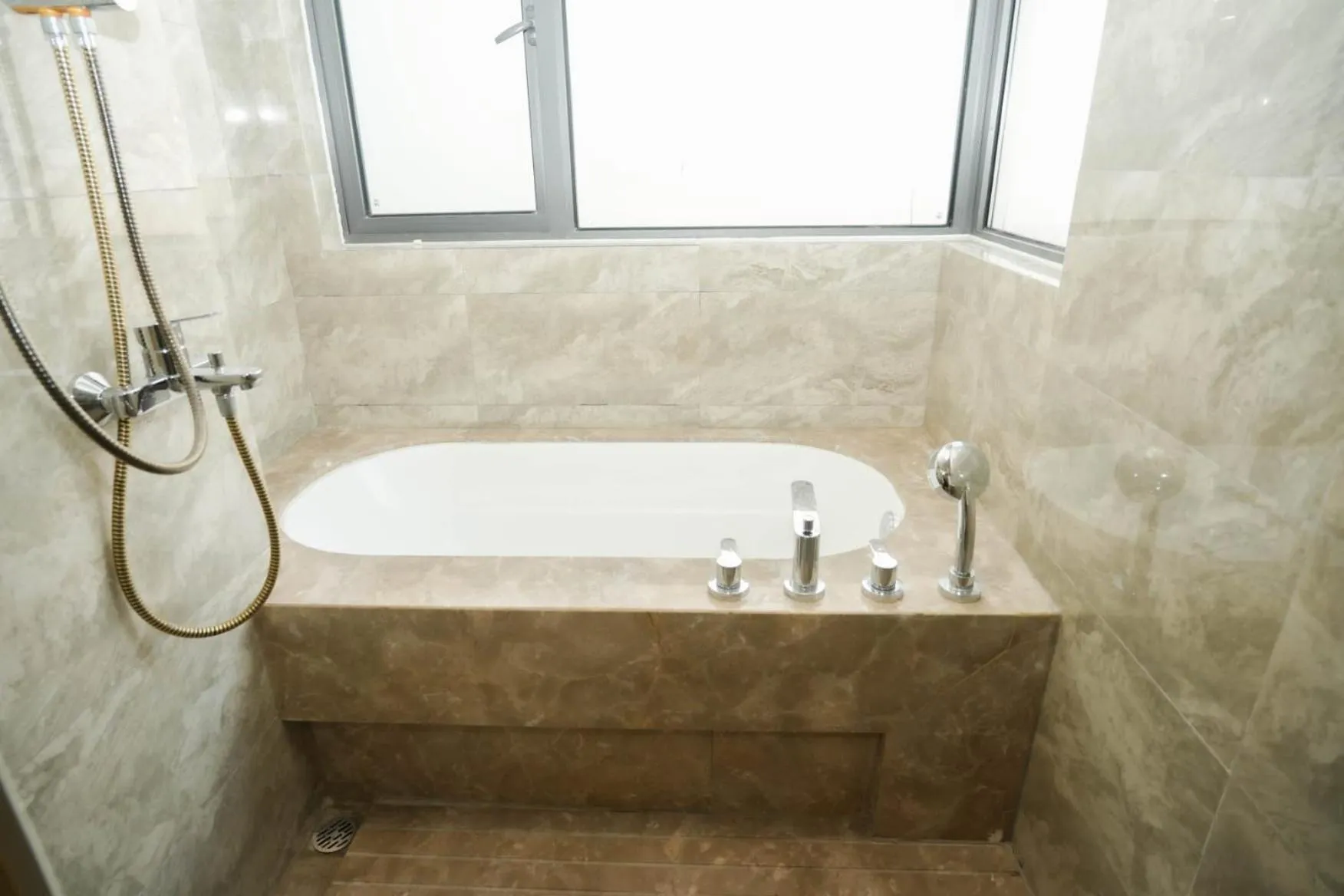 Shower in R&F Princess Cove, U-Home