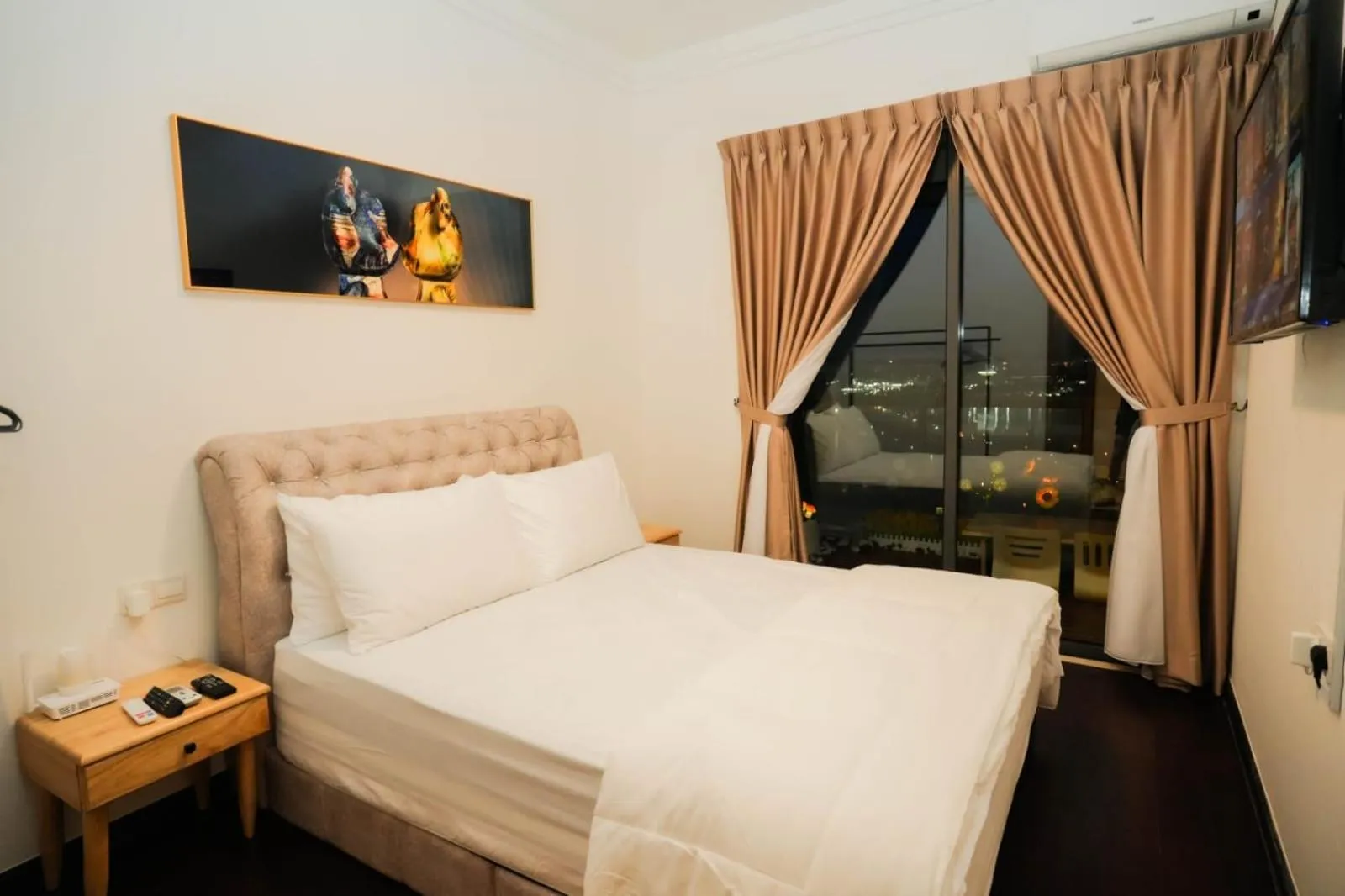 Bed in R&F Princess Cove, U-Home