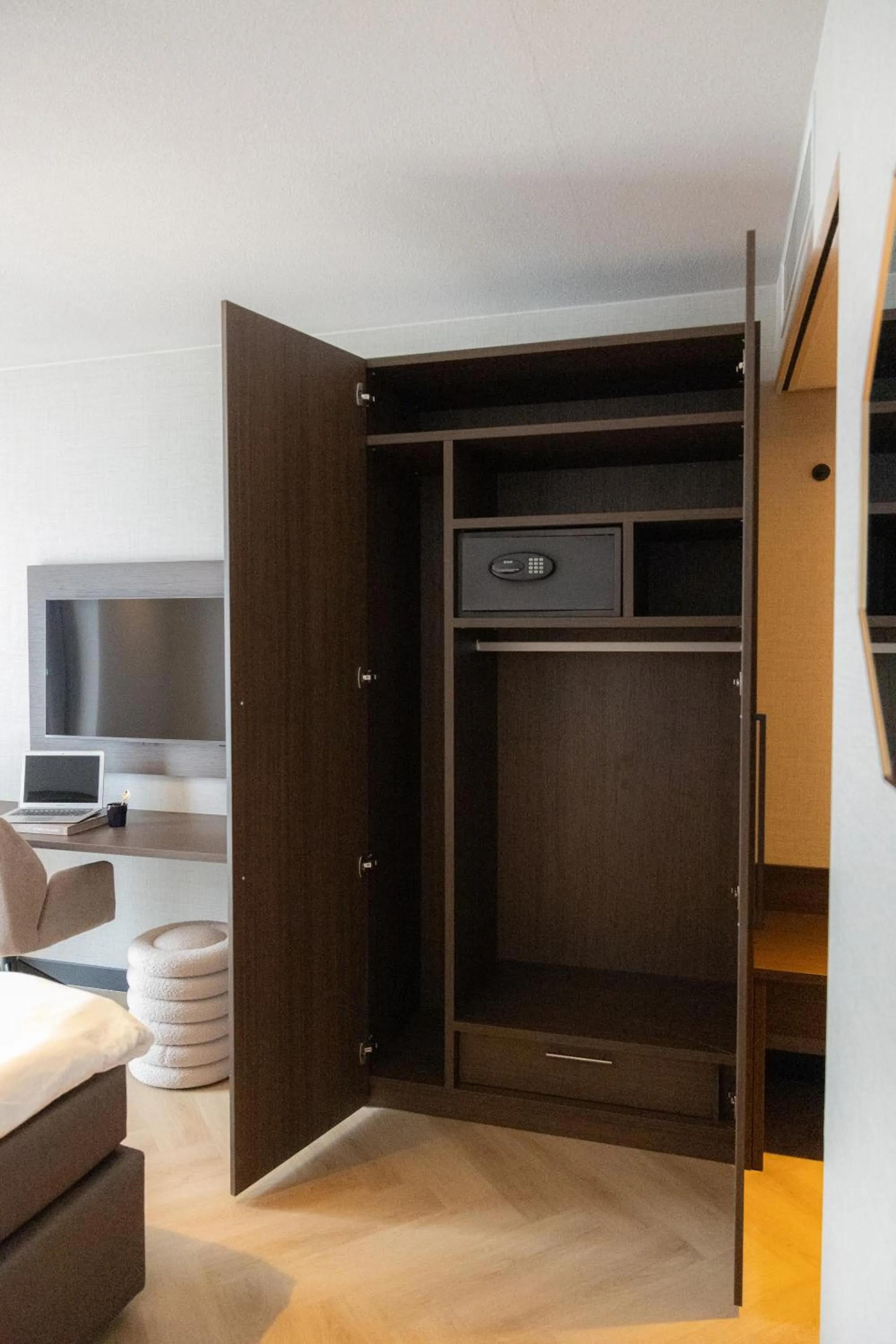 wardrobe in Hotel Twenty-Three Amsterdam Airport
