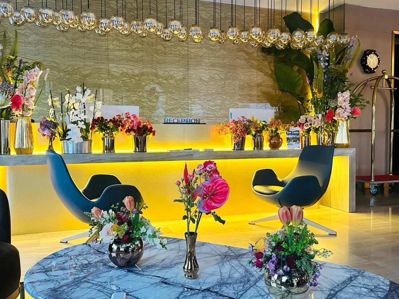 Lobby or reception in Rayelin Hotel Old Town