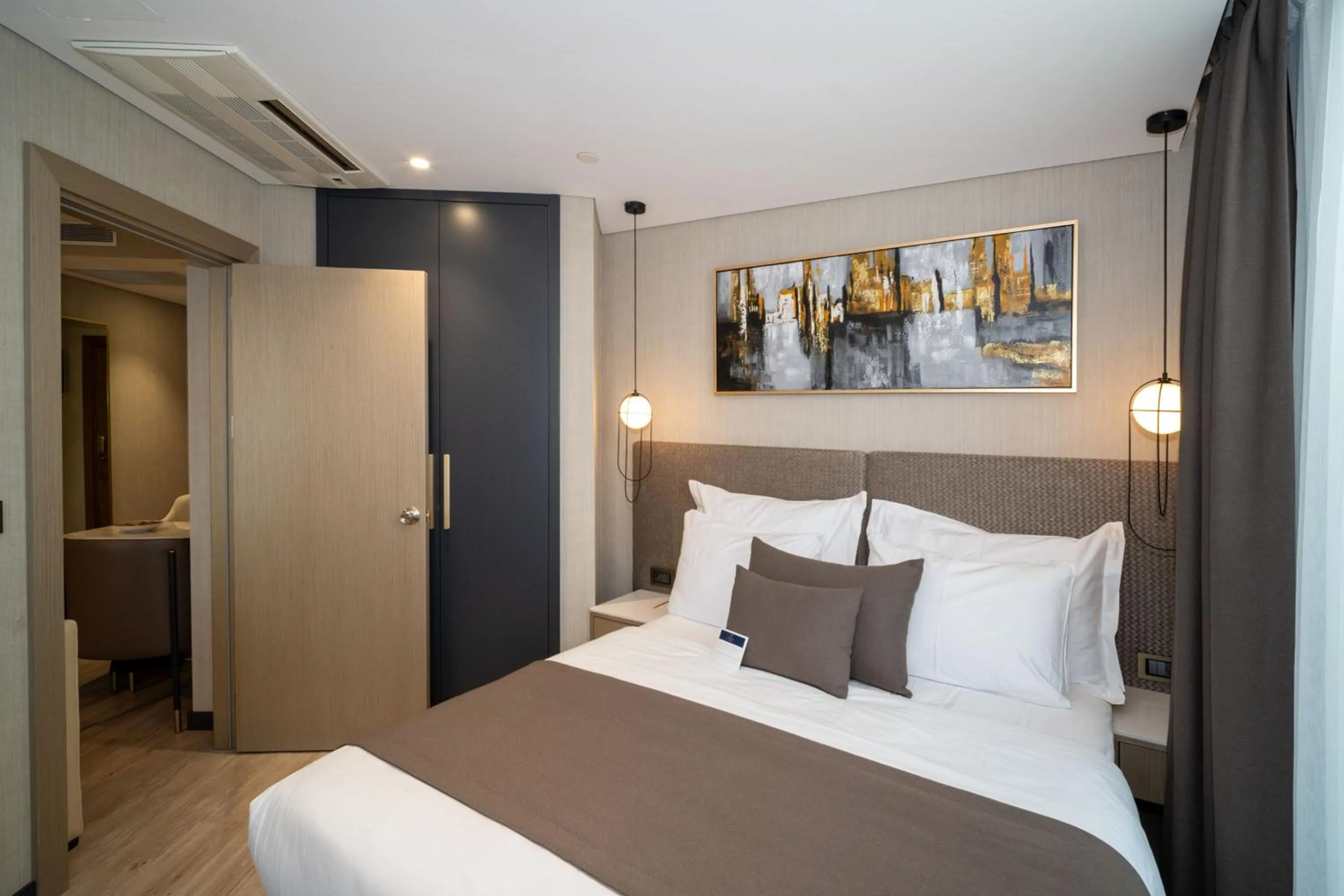 Bed in Rayelin Hotel Old Town