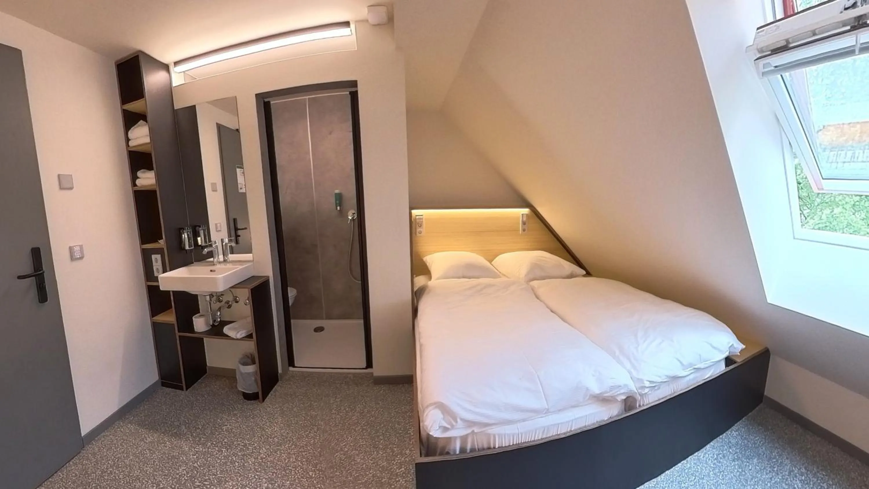 Photo of the whole room, Bed in Das Kittchen