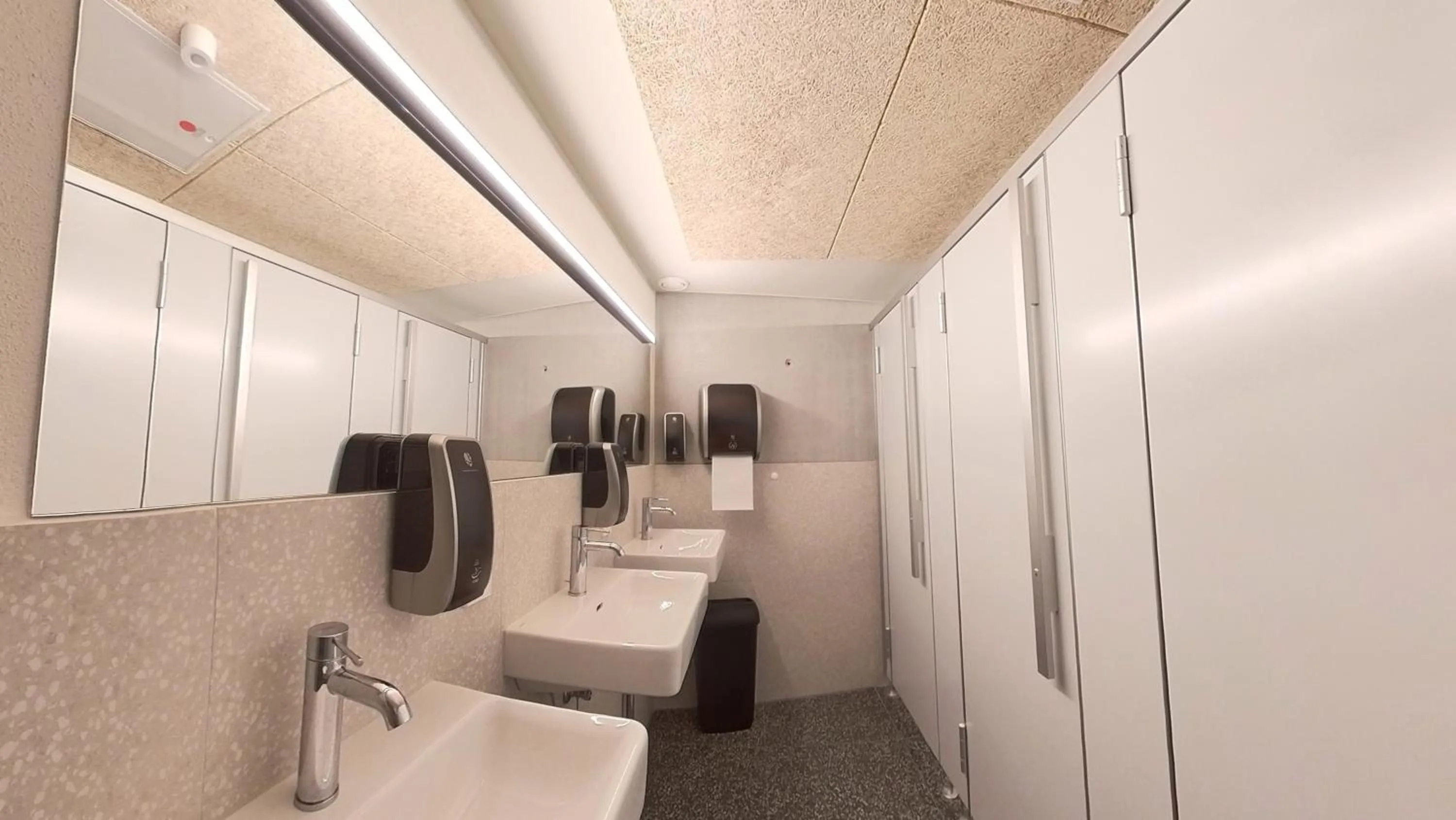 Toilet in Das Kittchen