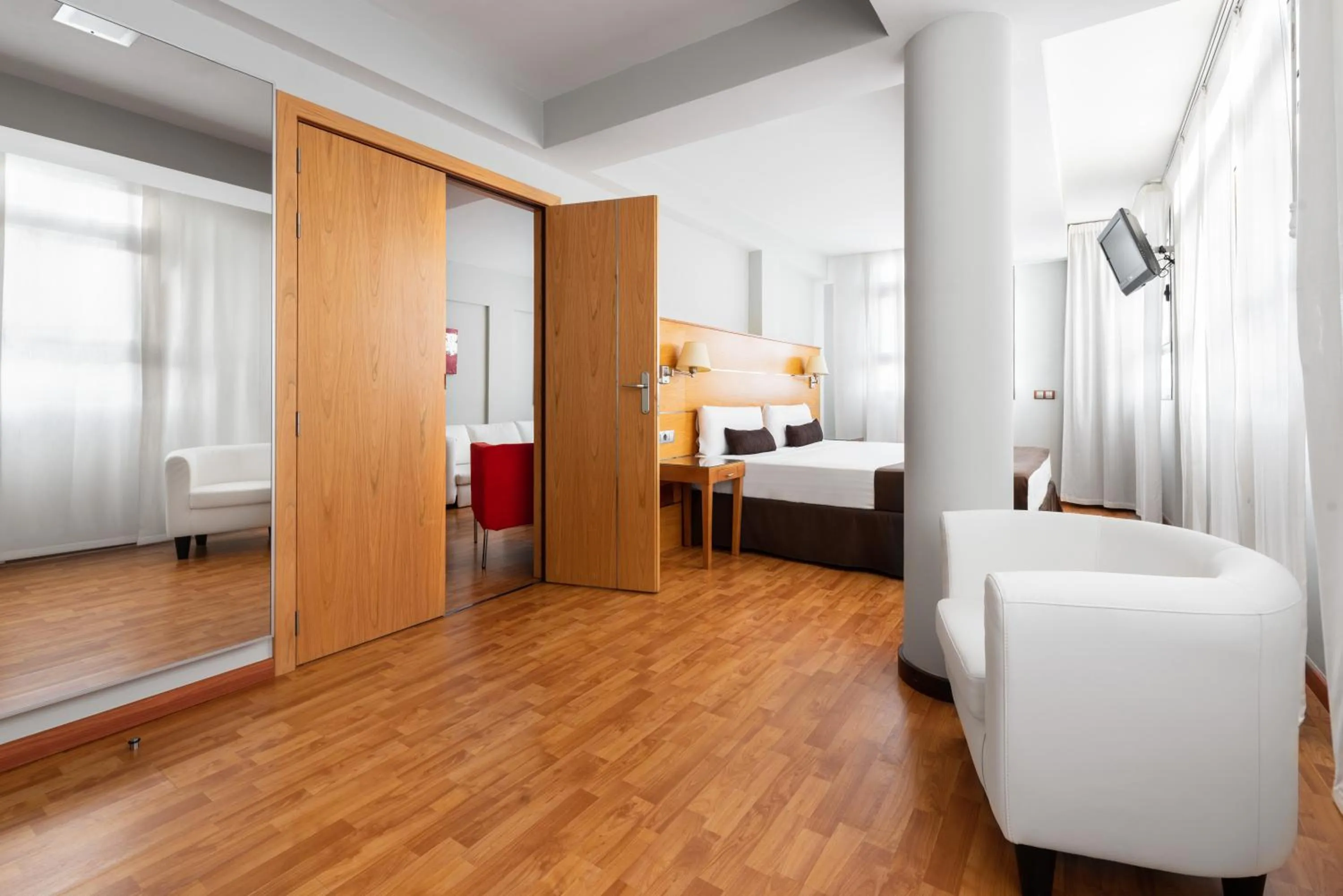 Photo of the whole room, Bed in Exe Las Palmas