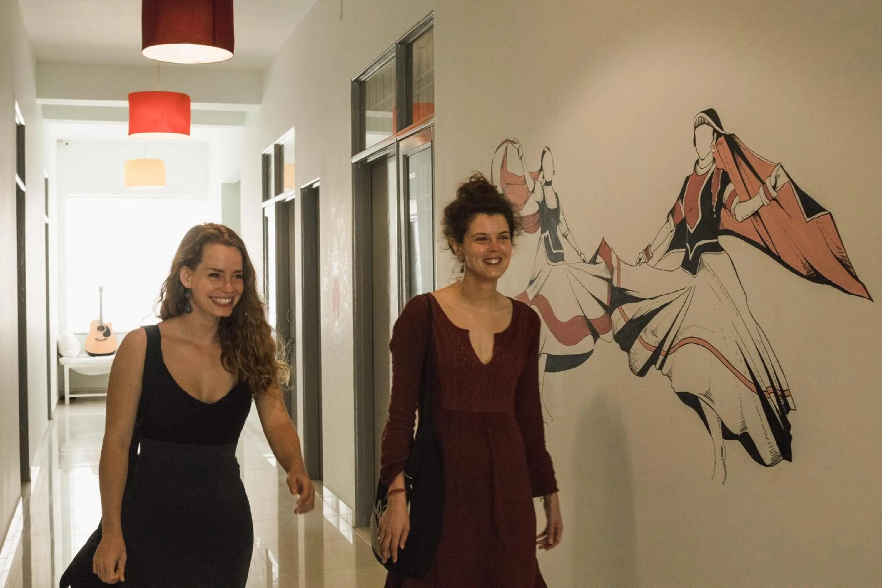 Communal lounge/ TV room in Zostel Jaipur