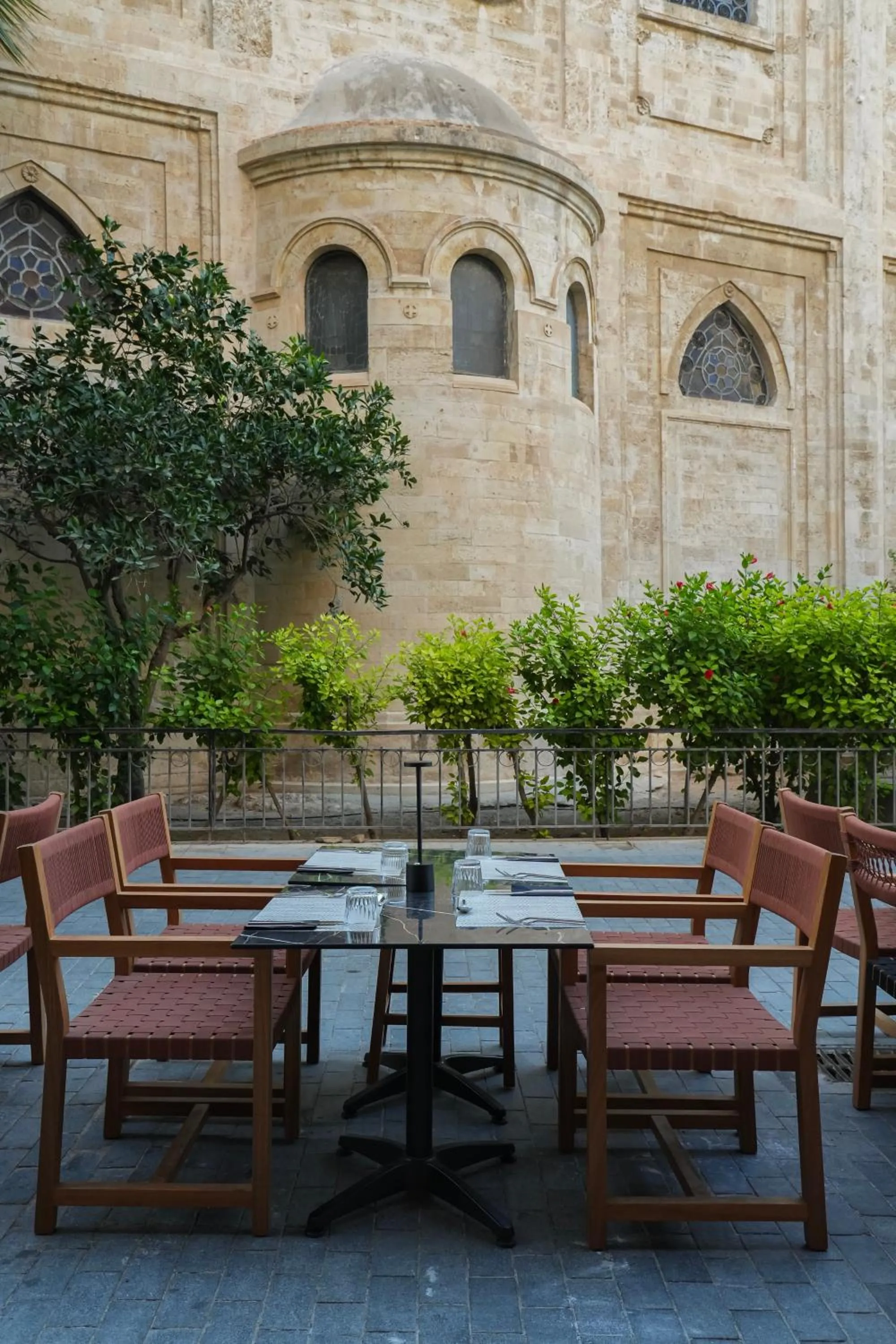 Restaurant/places to eat in Centro Vero Suites by Omilos Hotels