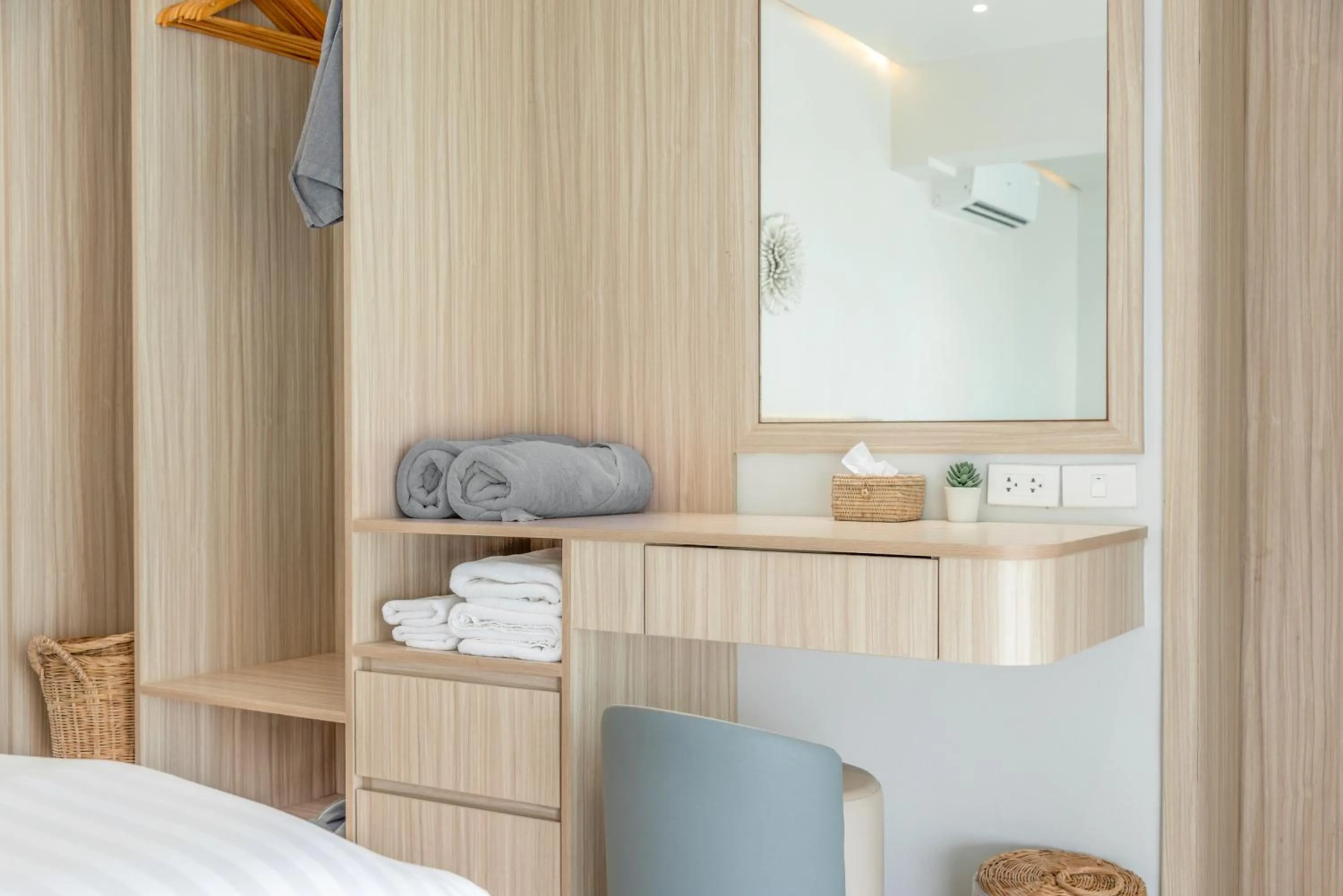 wardrobe, Bed in Replay Pool Villa