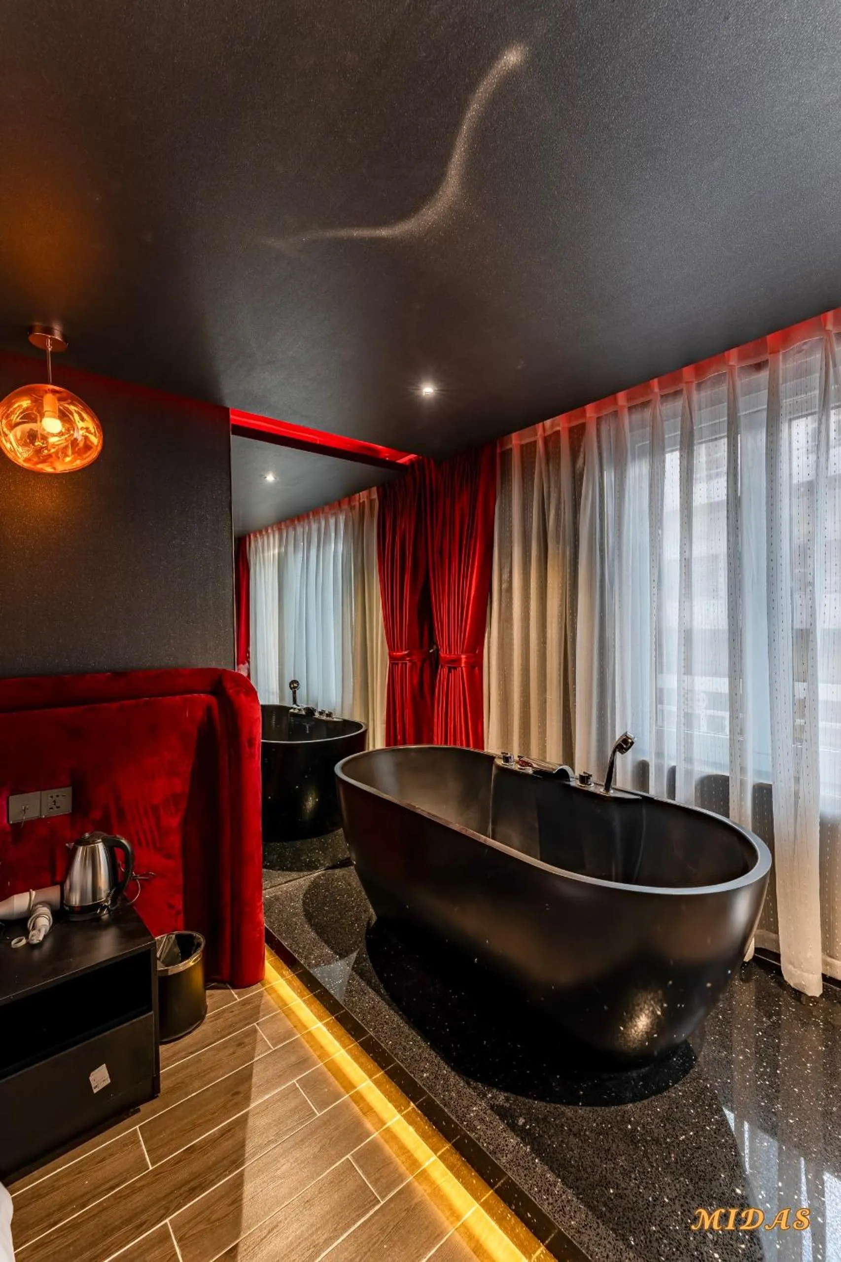 Bath in Midas Hotel 2