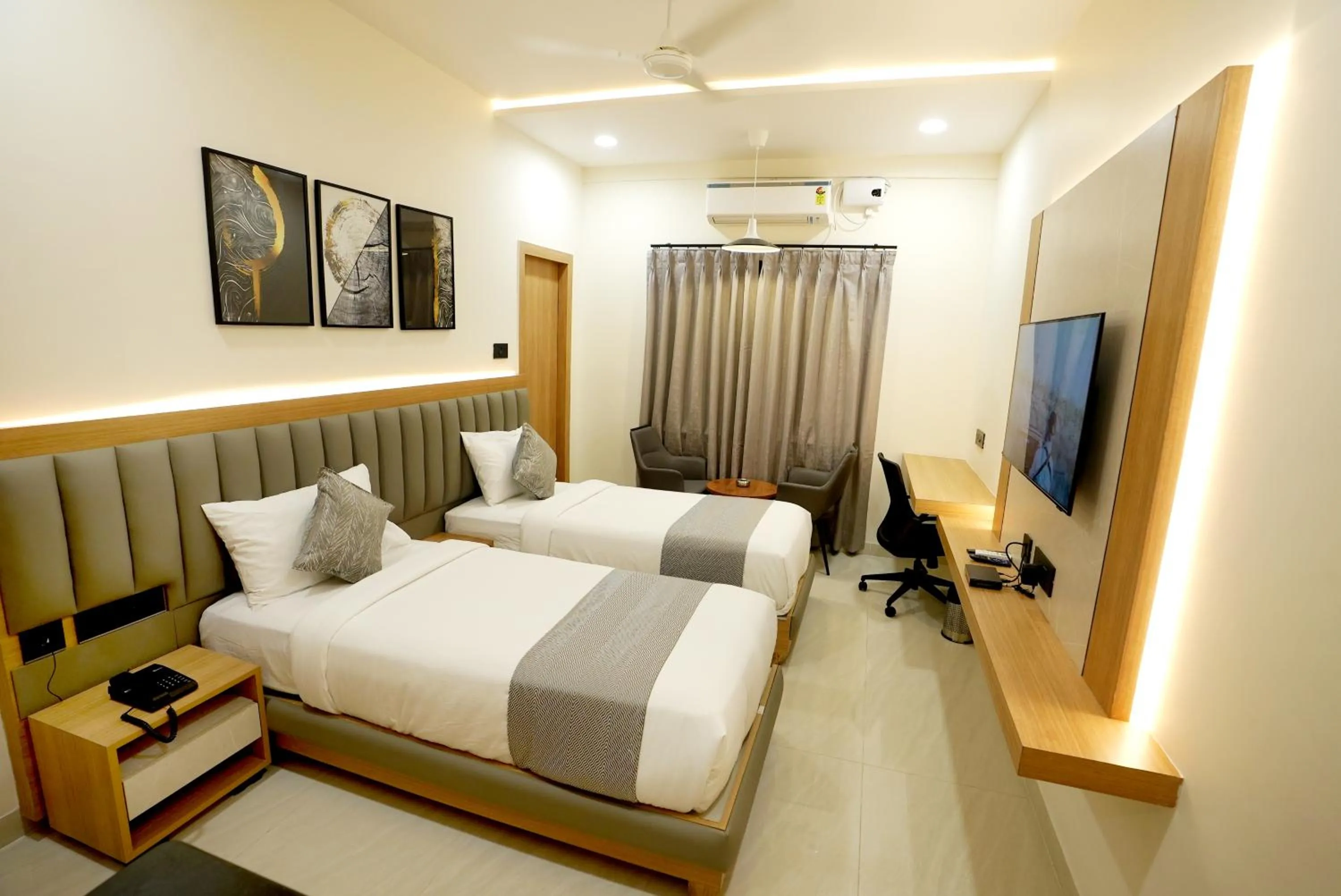 Bed in Oak Business Hotel