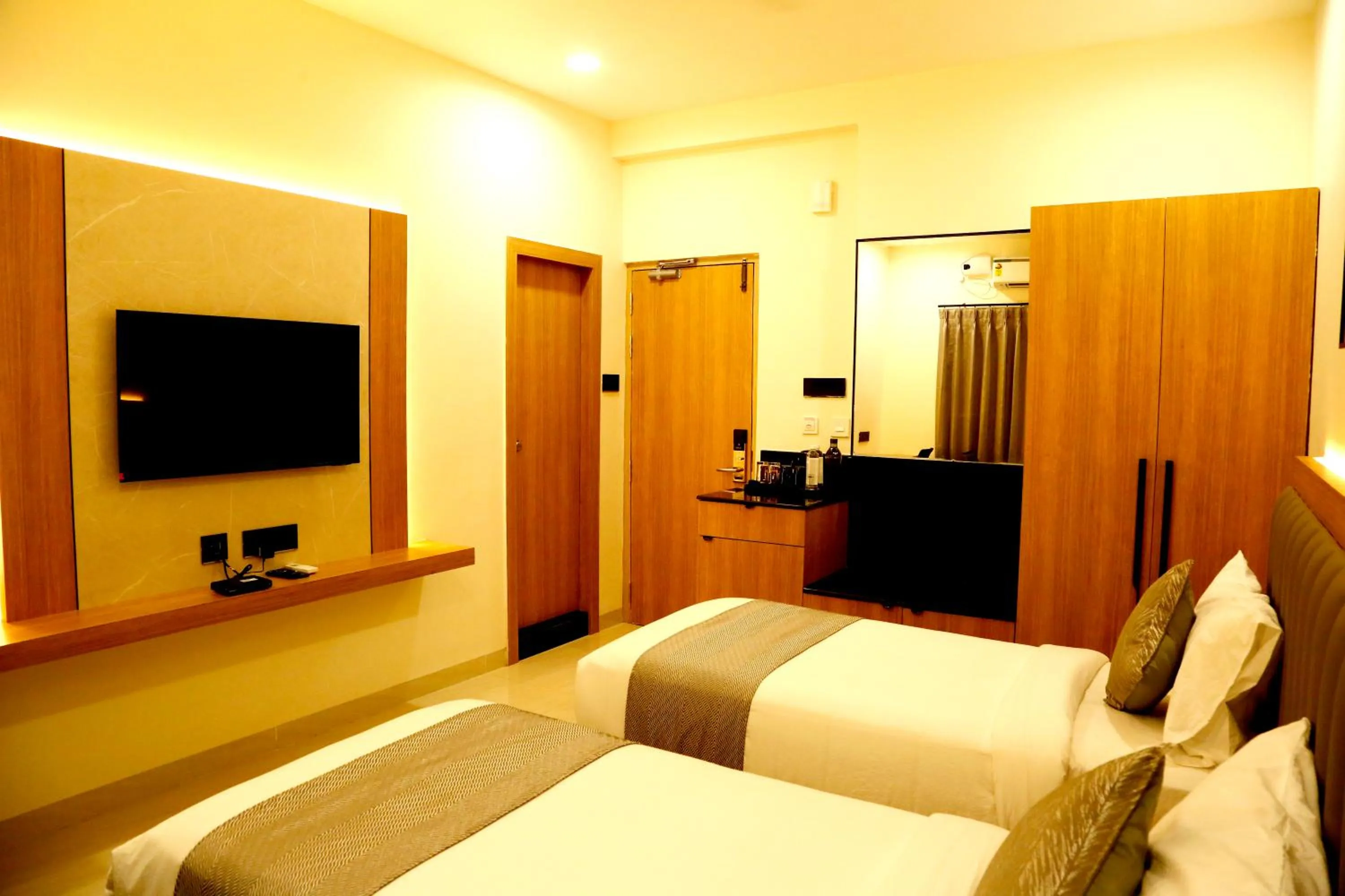 Bedroom, Bed in Oak Business Hotel