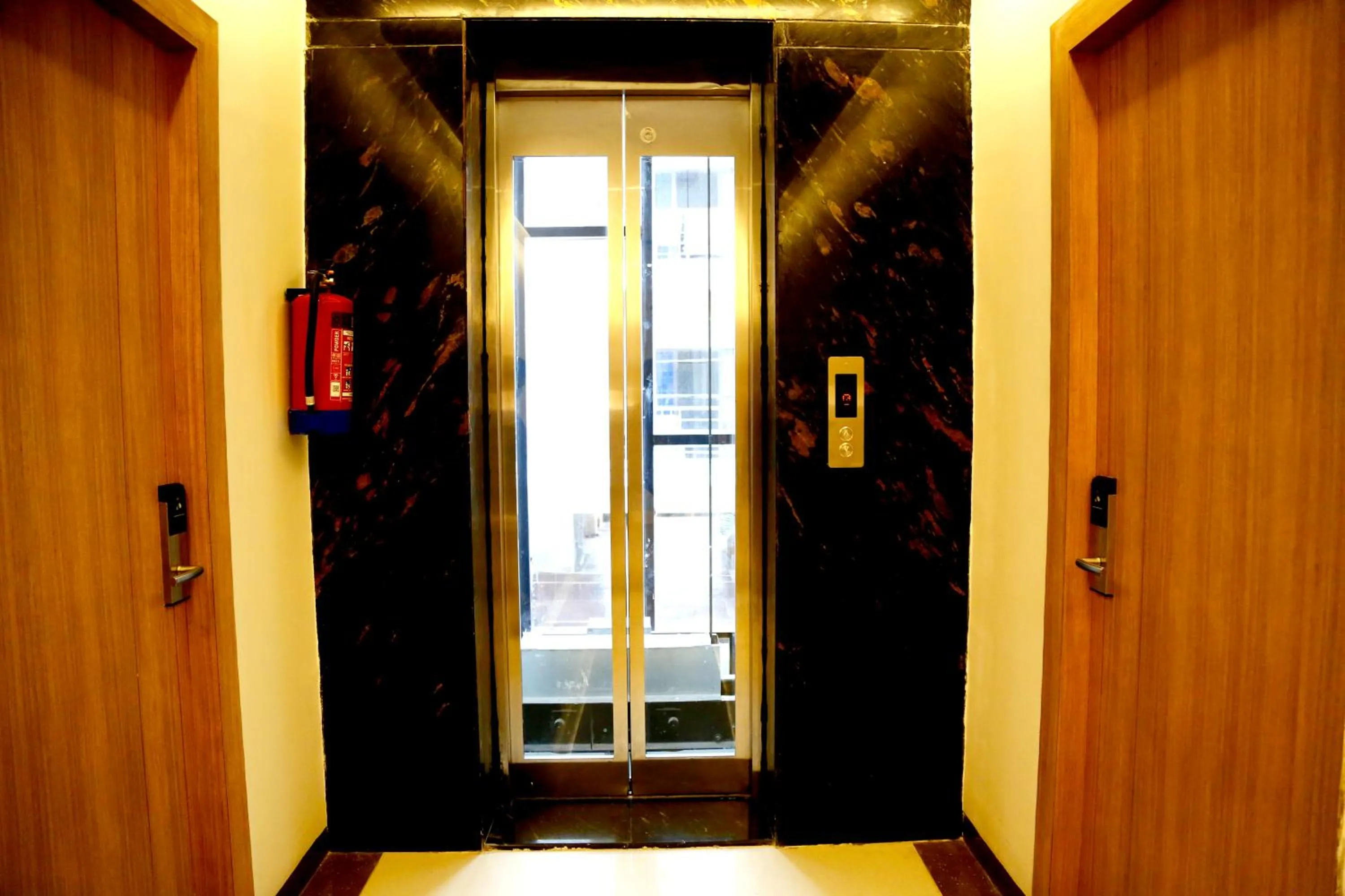 elevator in Oak Business Hotel