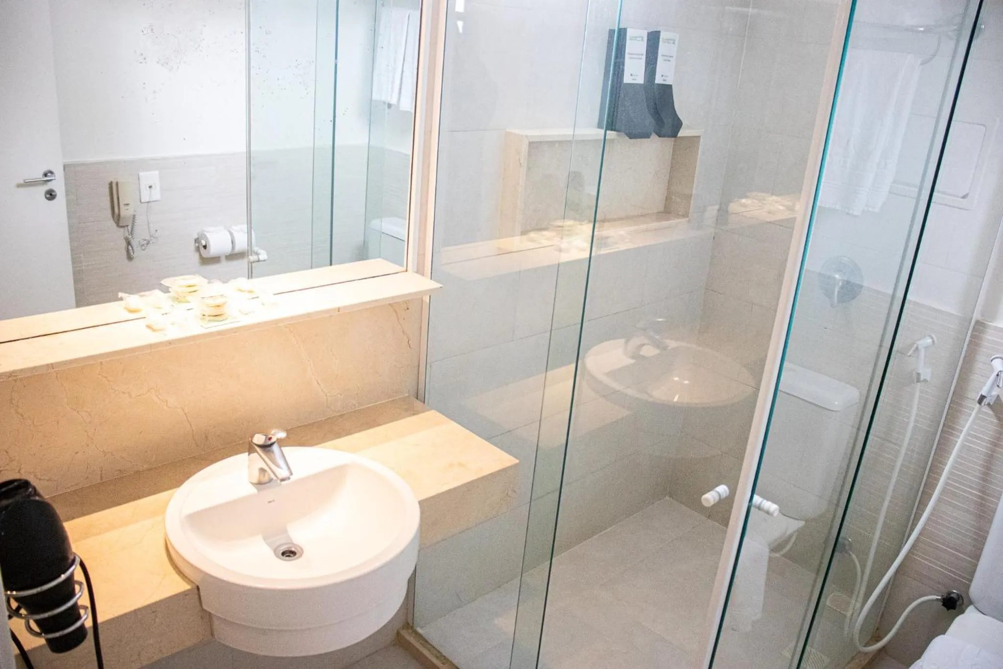 Bathroom in Hotel Beira Mar