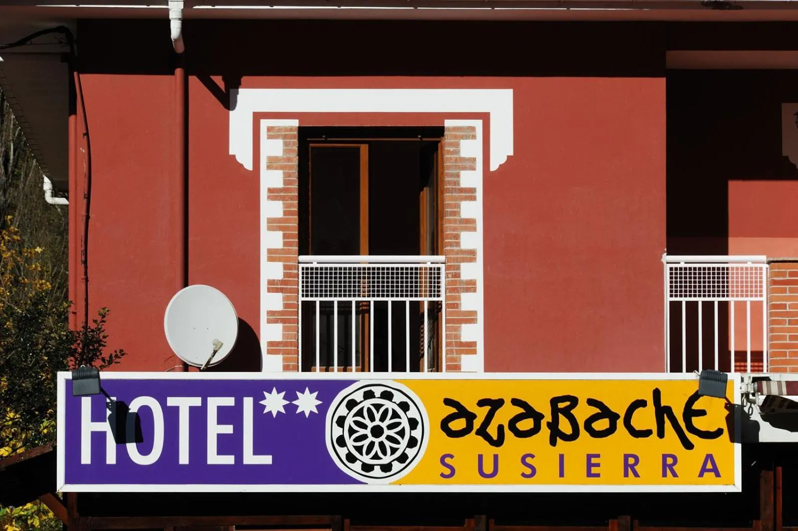 Property logo or sign in Hotel Azabache Susierra