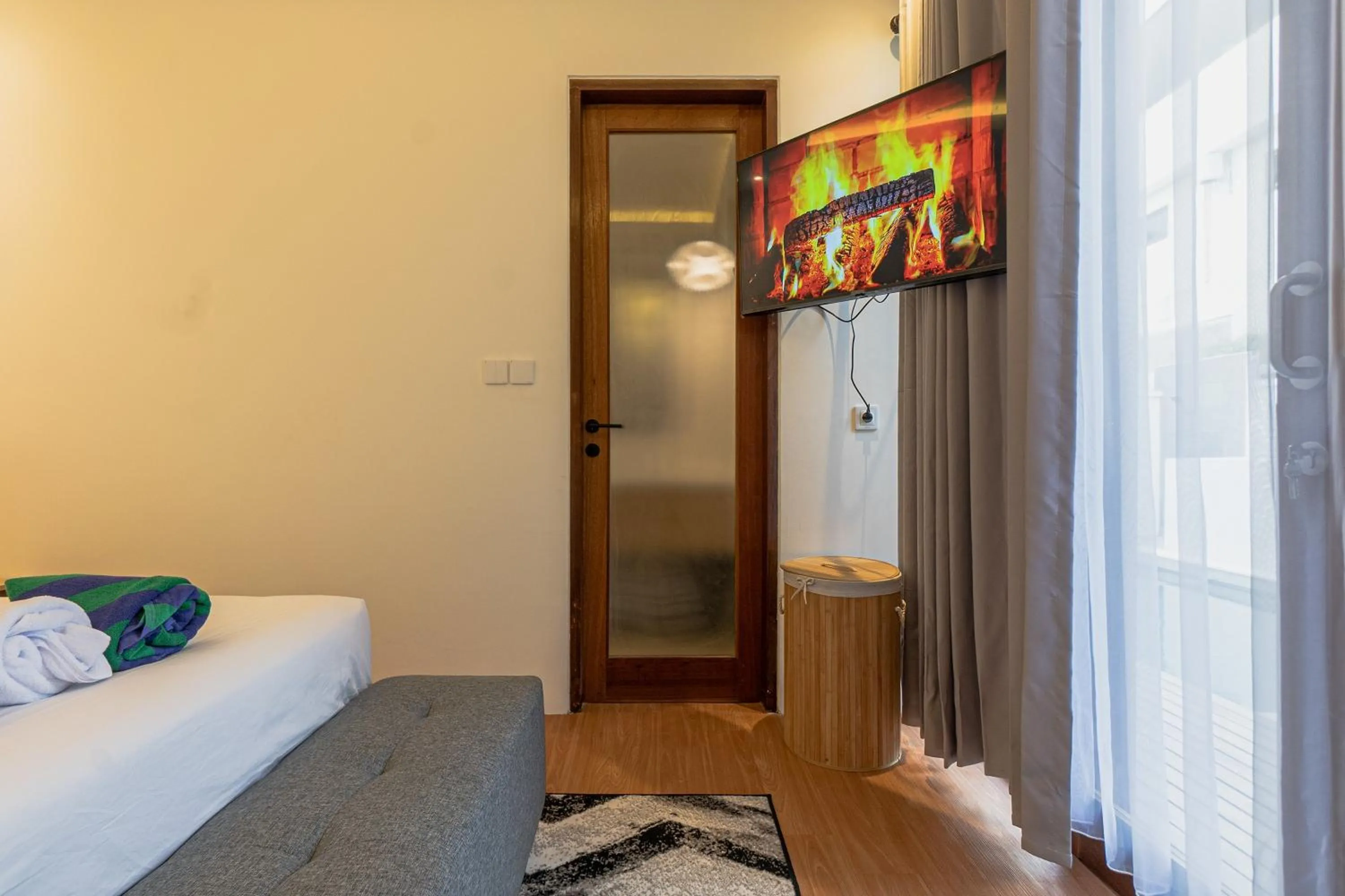 TV and multimedia, Bed in Cypress Villa