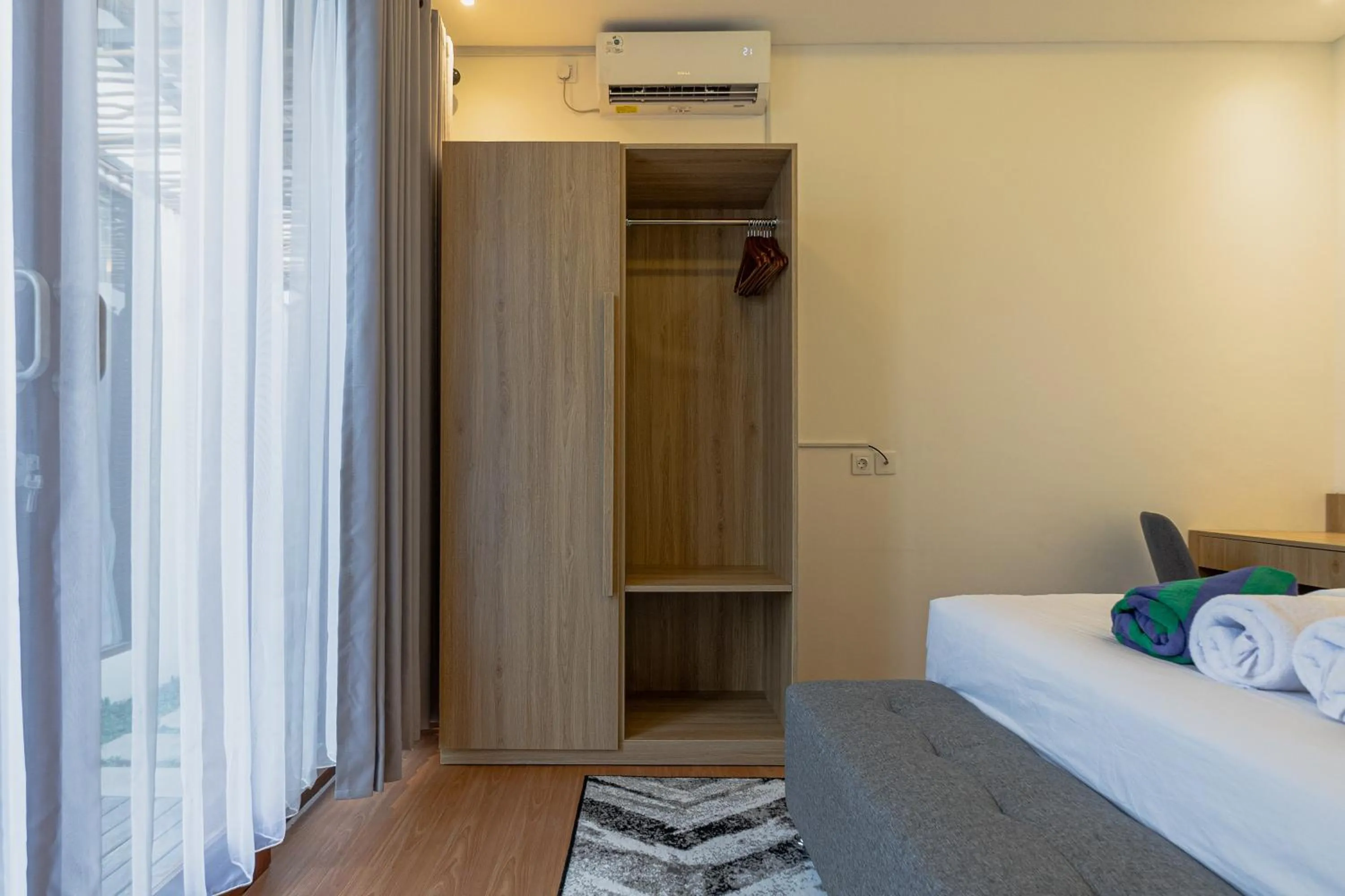 Bedroom, Bed in Cypress Villa