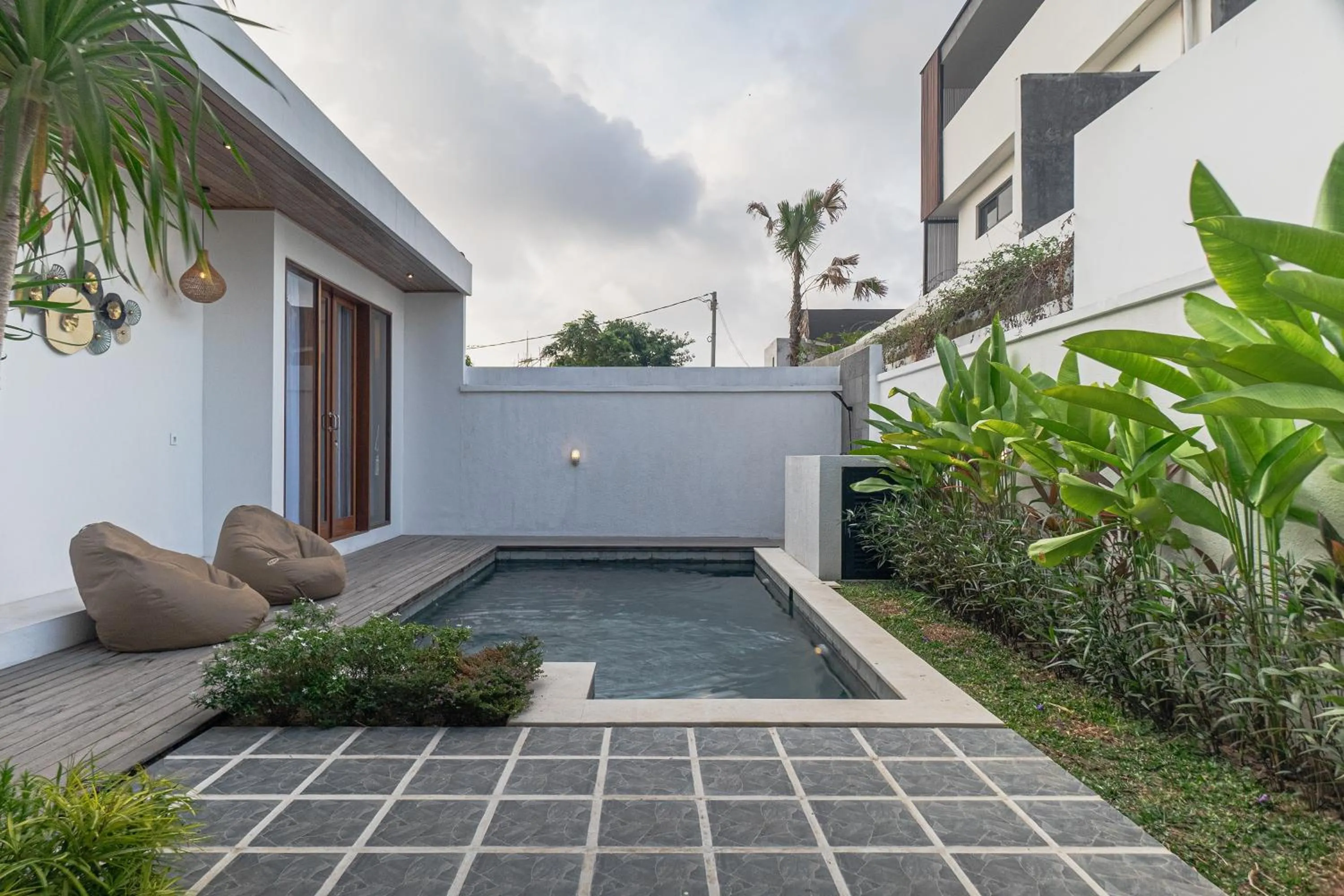 Swimming pool in Cypress Villa