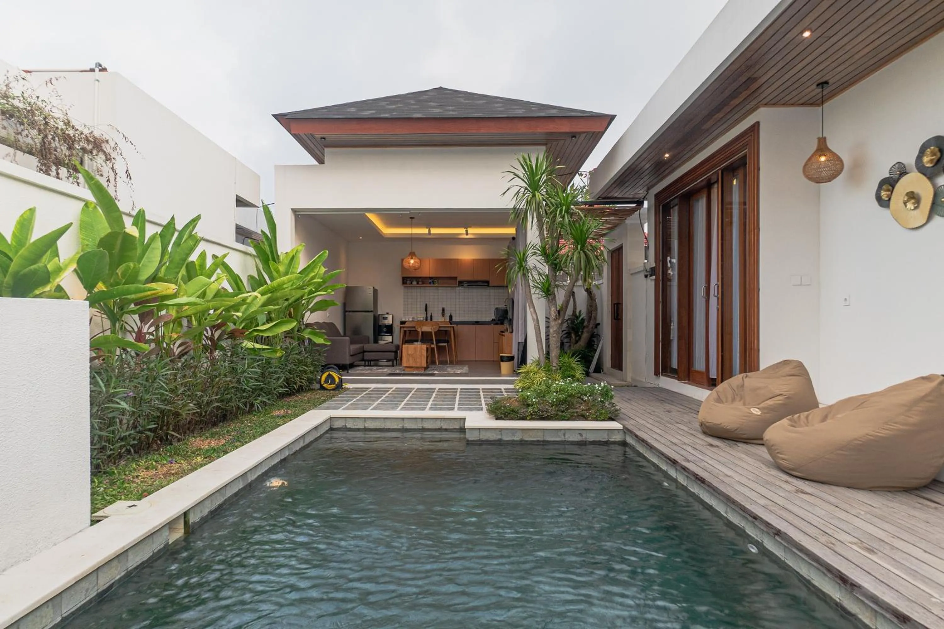 Swimming pool in Cypress Villa