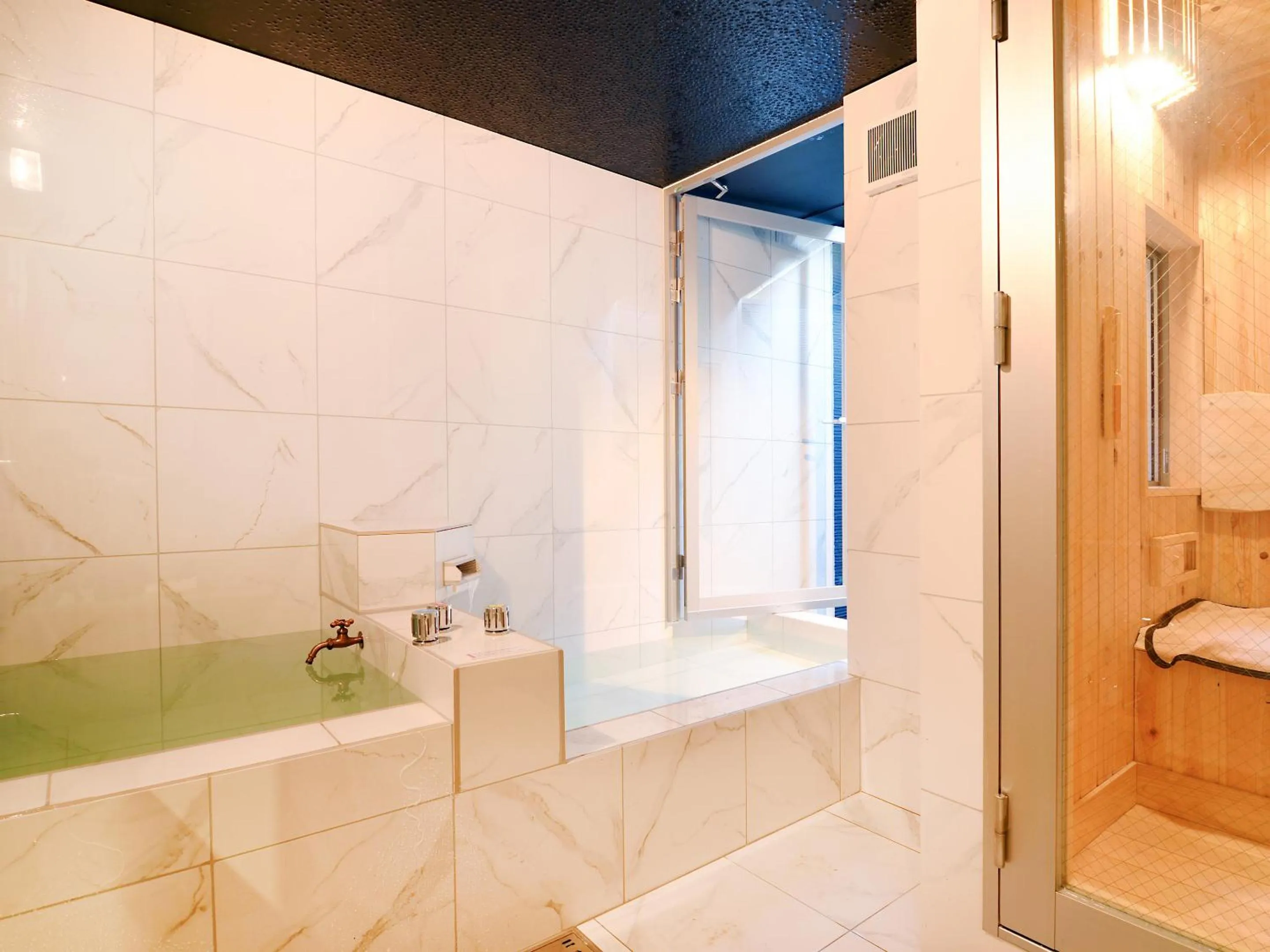 Hot Spring Bath in Totonoinoyado Shuntouan