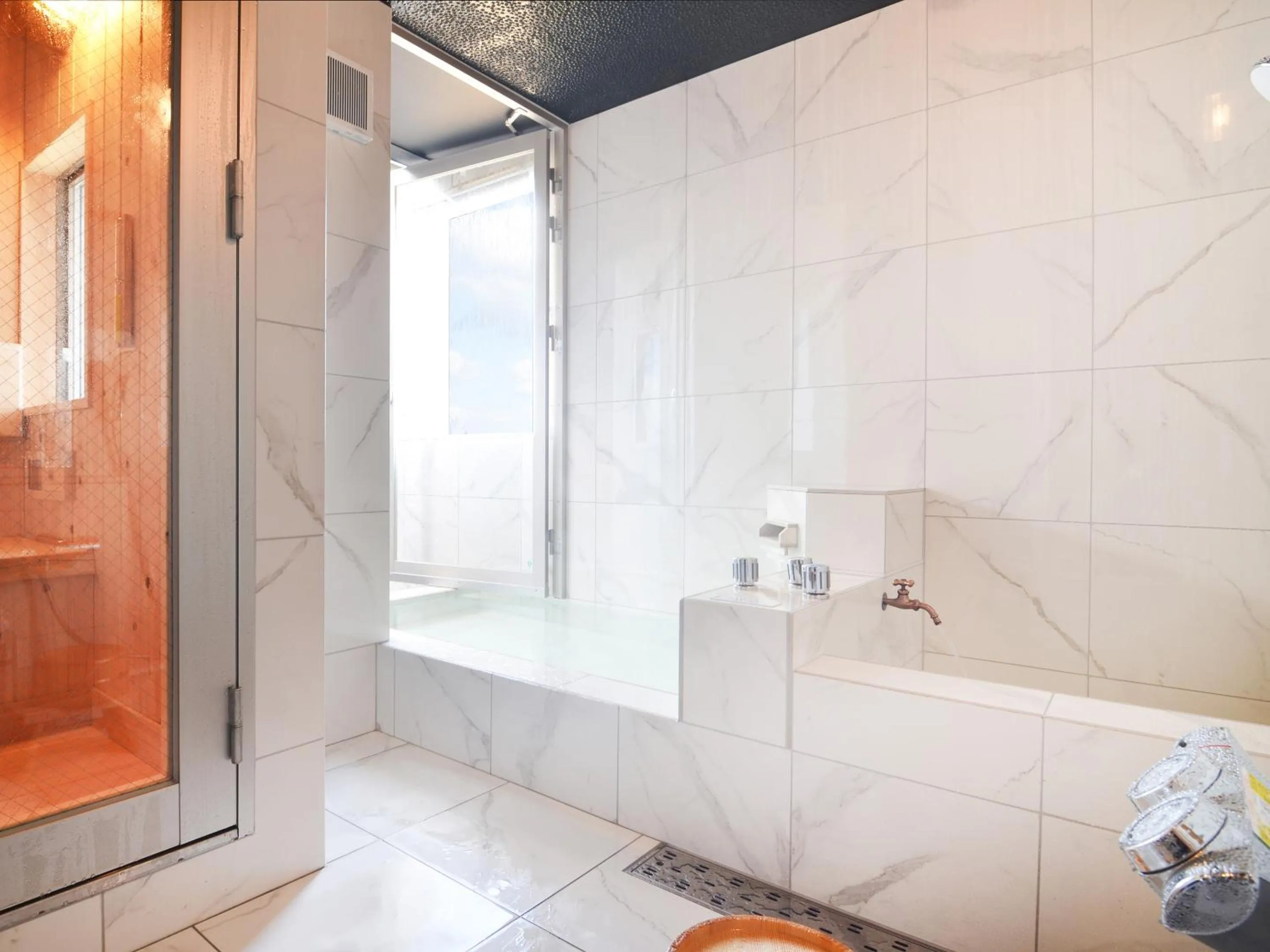 Hot Spring Bath in Totonoinoyado Shuntouan