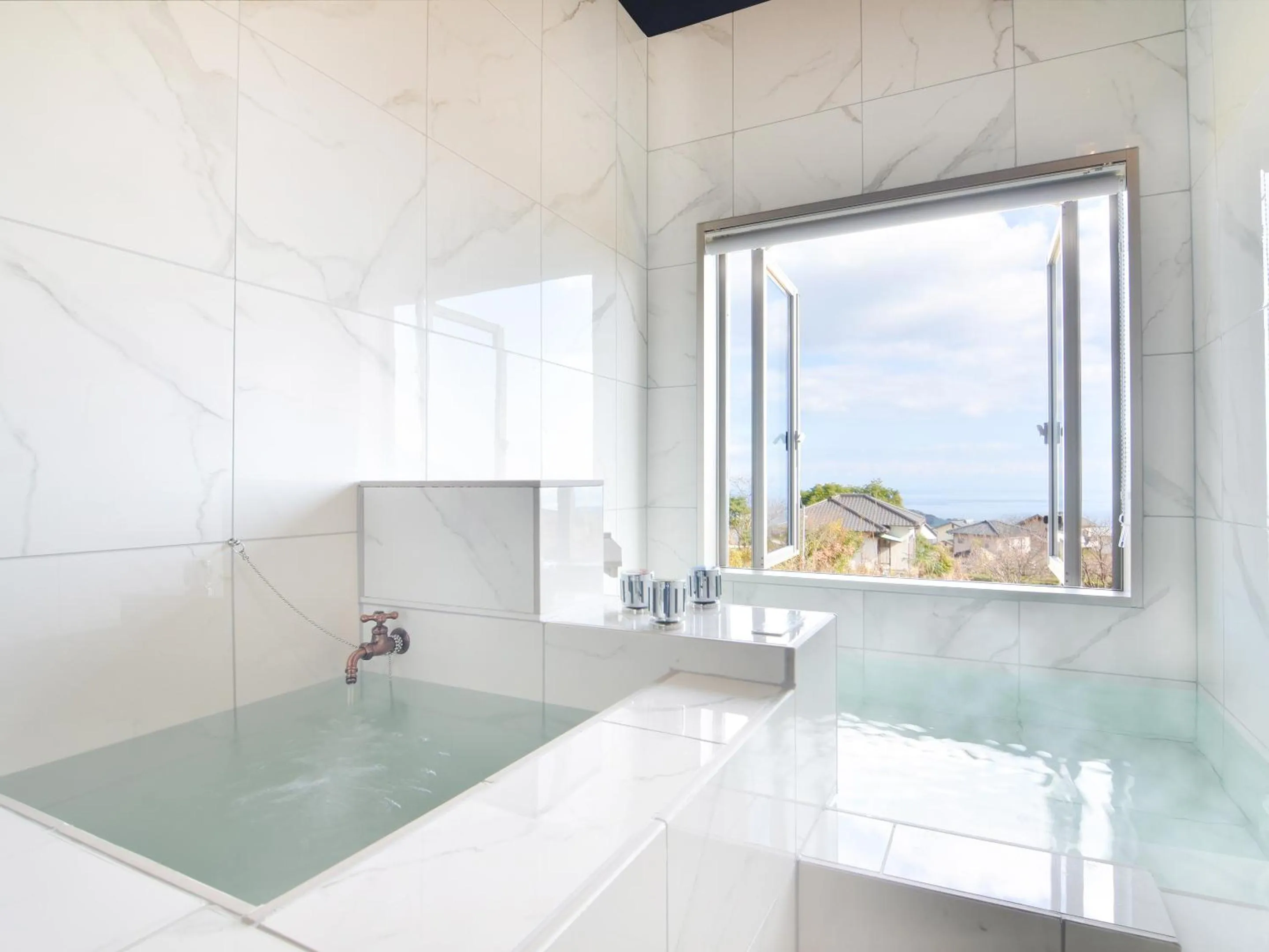 Hot Spring Bath in Totonoinoyado Shuntouan