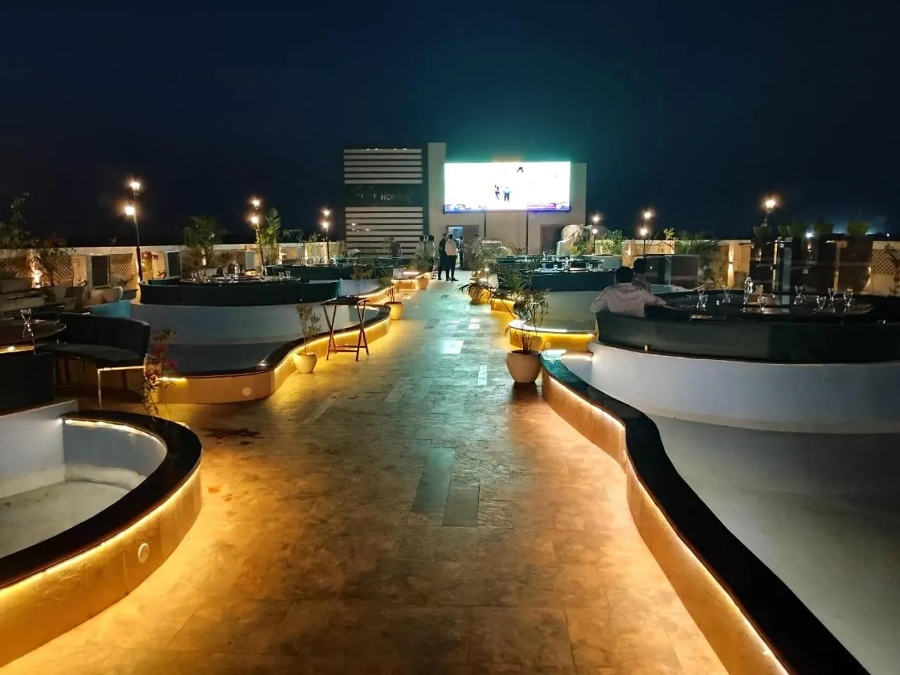 Restaurant/places to eat in The Signet Royale Bathinda PB