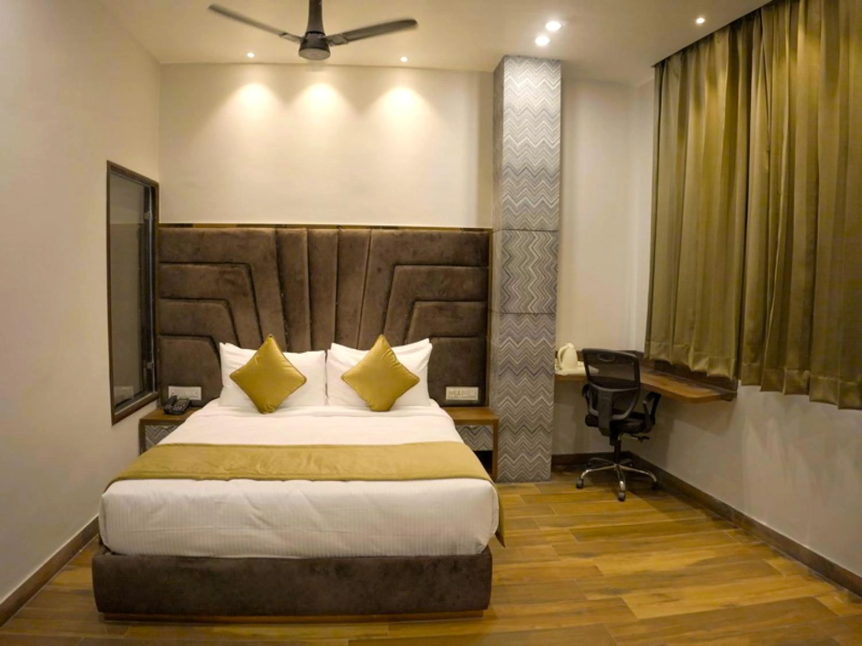 Bedroom, Bed in The Signet Royale Bathinda PB