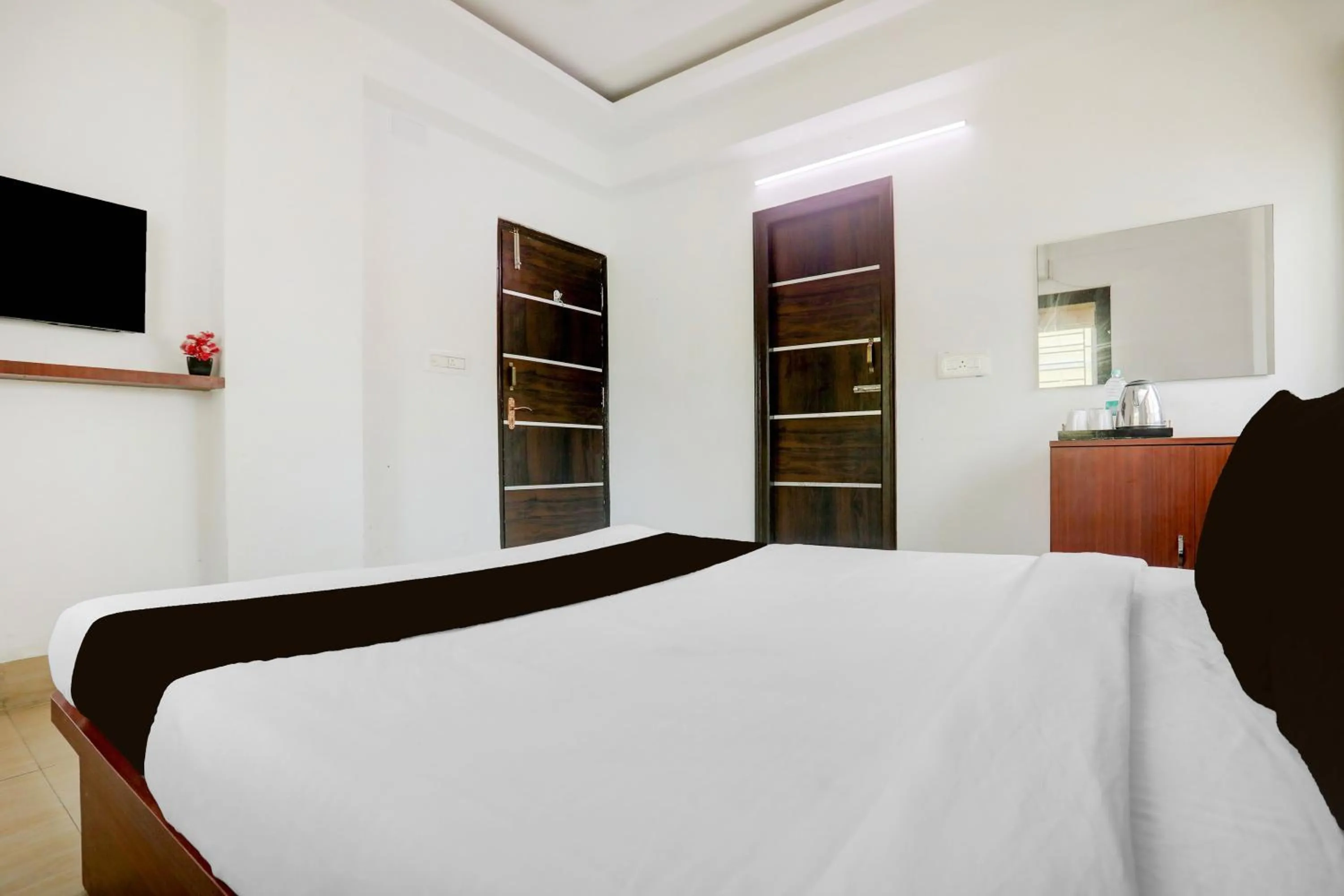 Bedroom, Bed in Super Collection O Biswa Bangla Kolkata Formerly Dream Palace