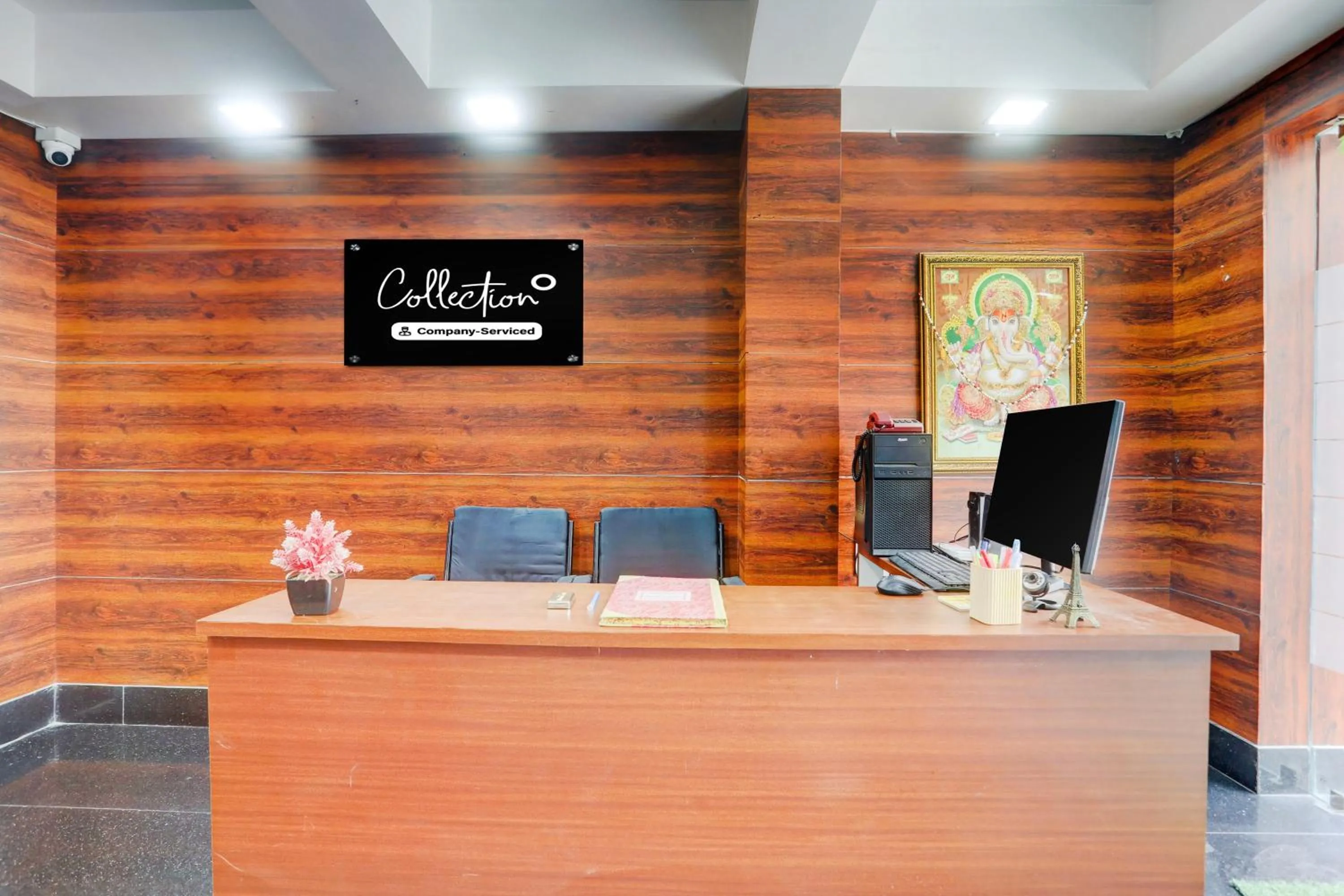 Lobby or reception in Super Collection O Biswa Bangla Kolkata Formerly Dream Palace