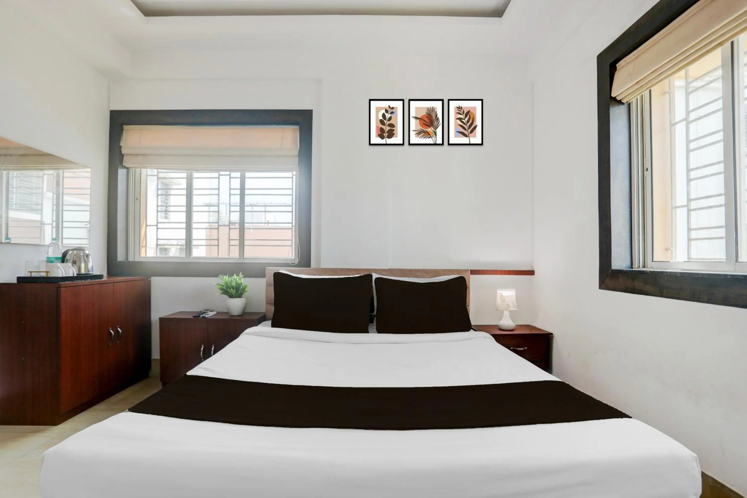 Bedroom, Bed in Super Collection O Biswa Bangla Kolkata Formerly Dream Palace