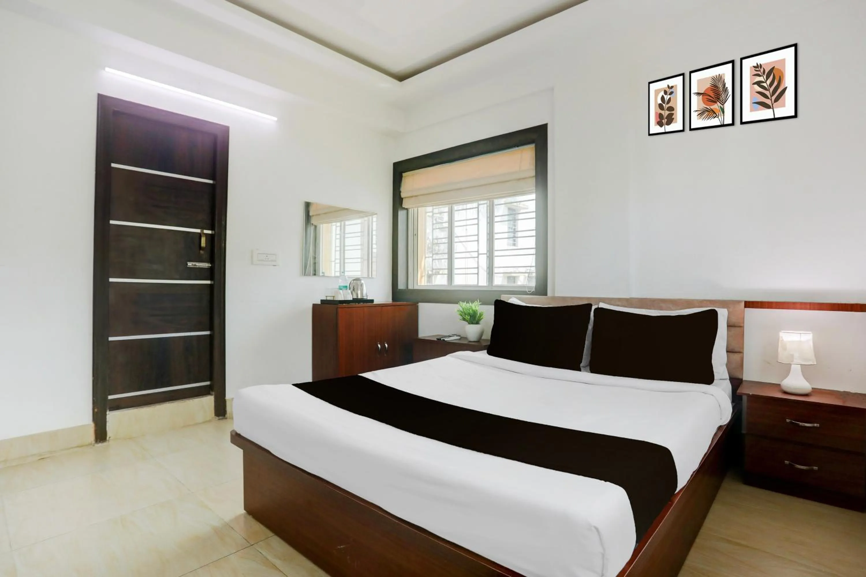 Bedroom, Bed in Super Collection O Biswa Bangla Kolkata Formerly Dream Palace