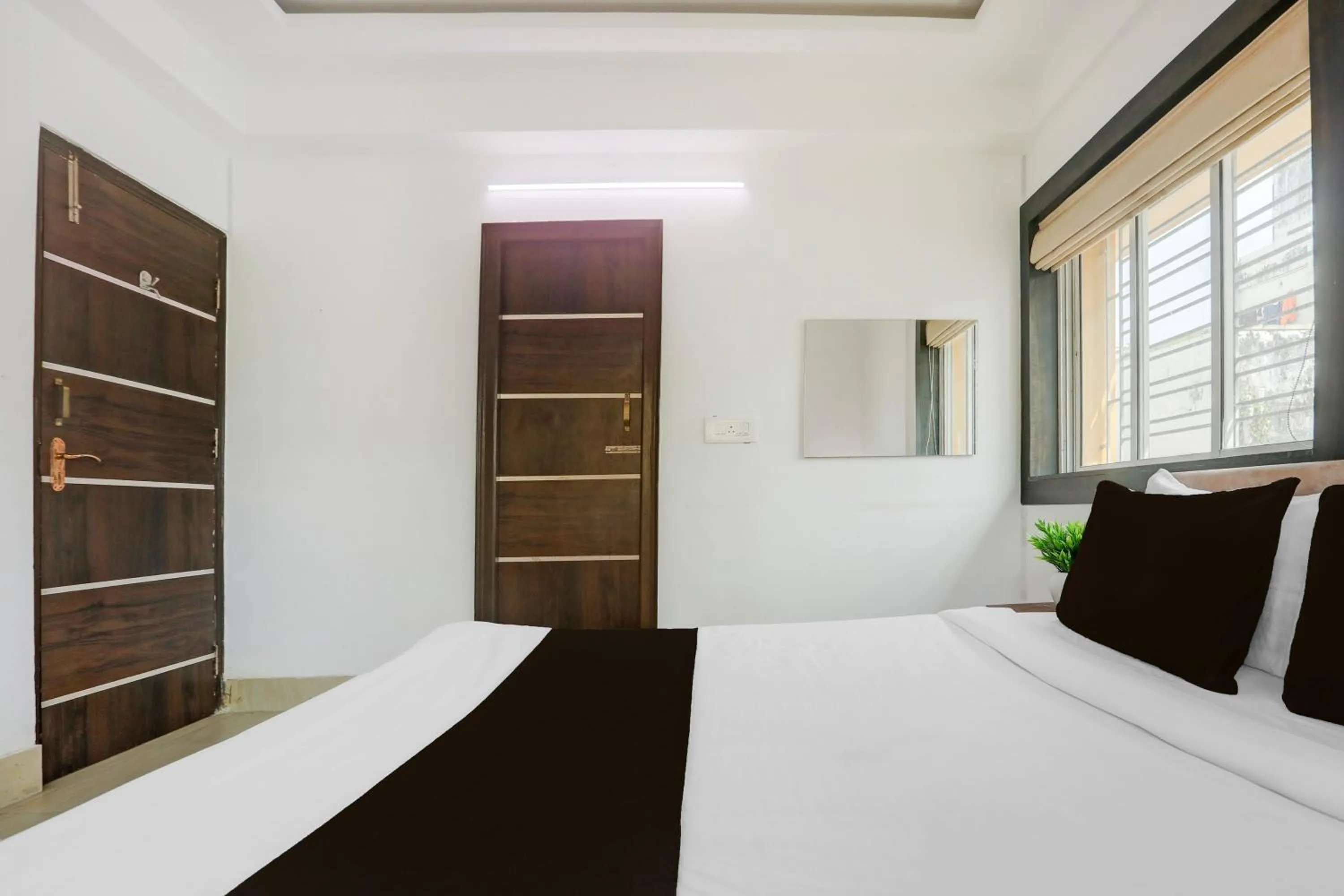 Bedroom, Bed in Super Collection O Biswa Bangla Kolkata Formerly Dream Palace