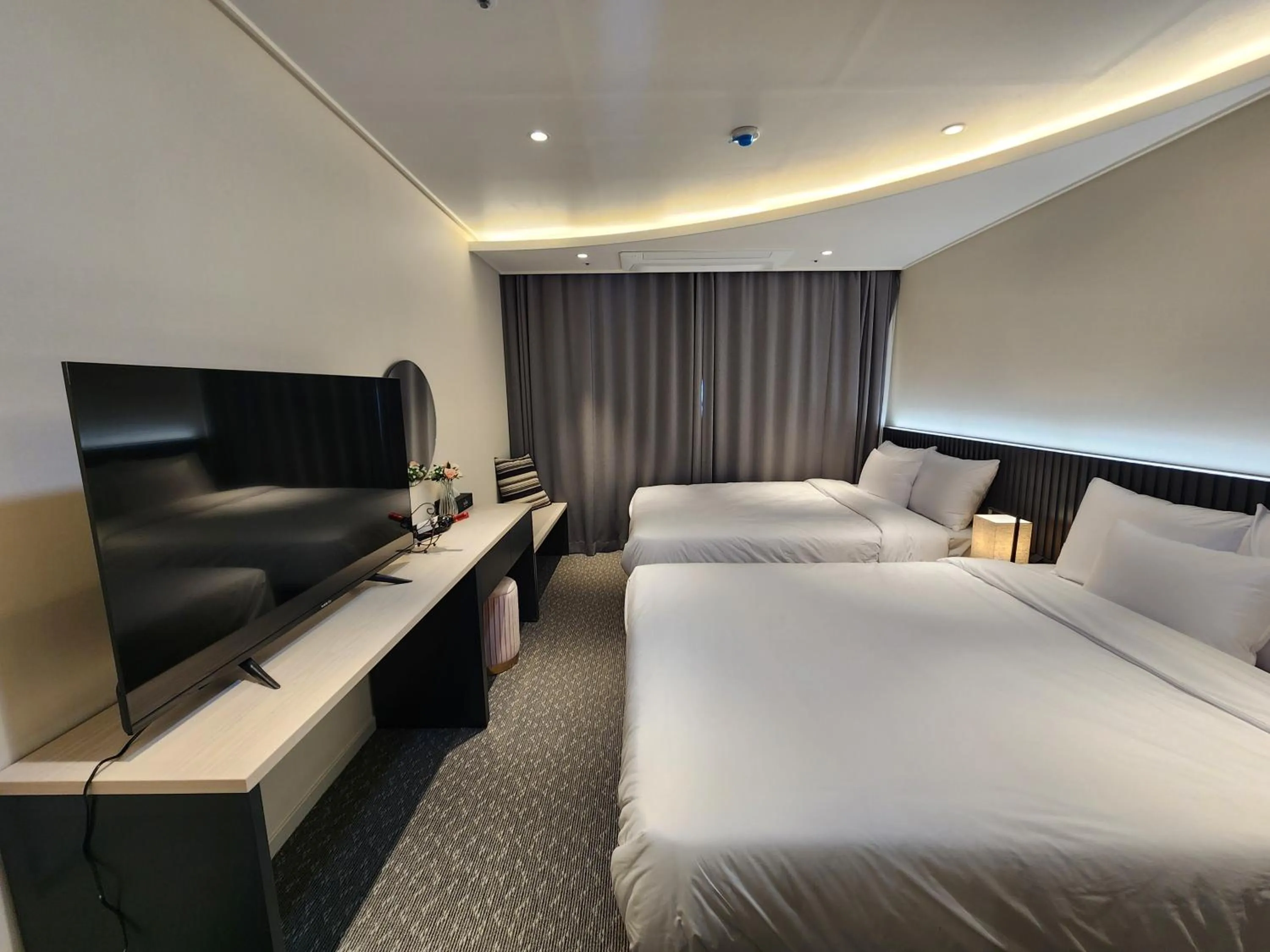 Bed in SOTA SUITE Yangyang Granbay