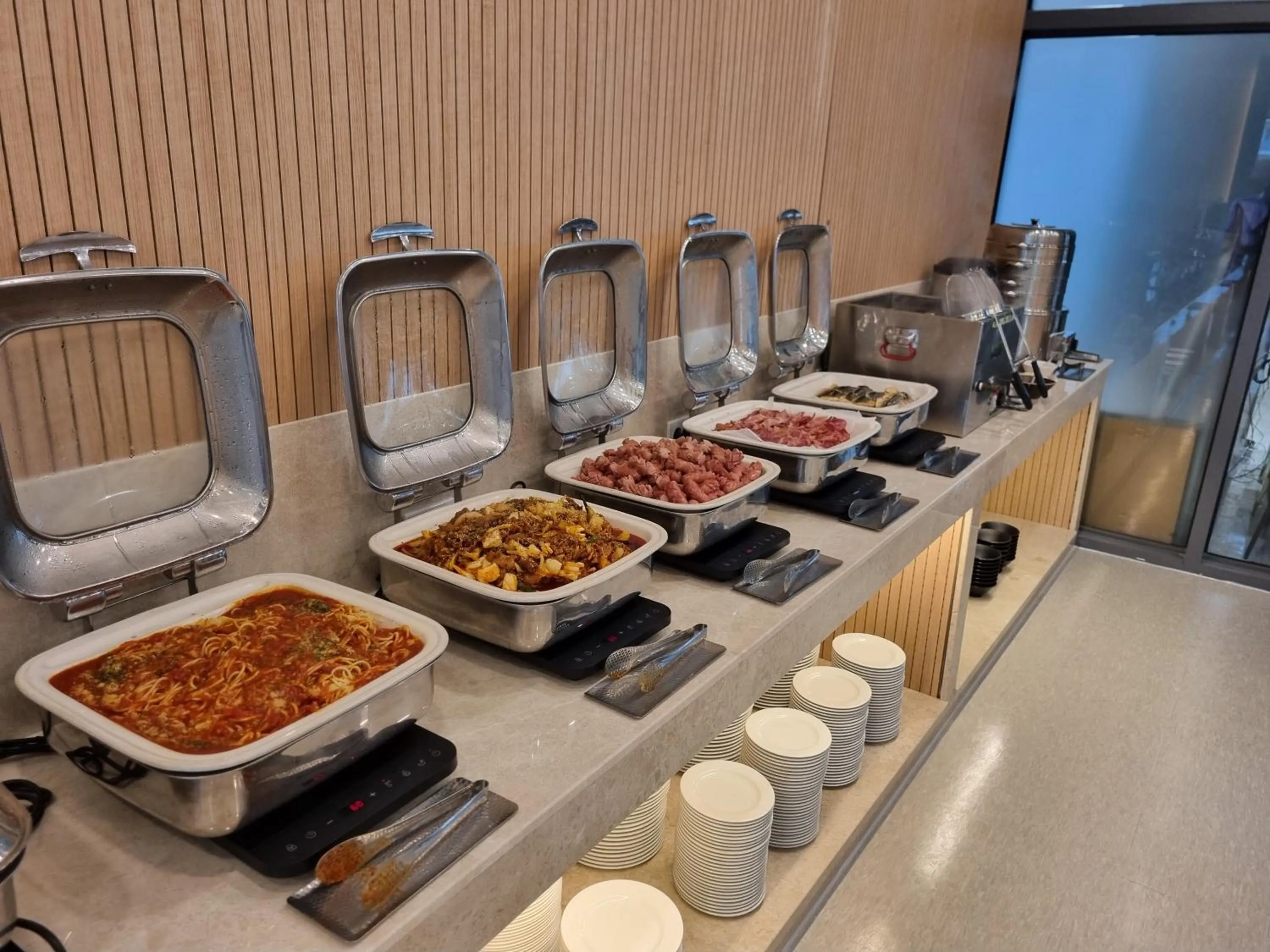 Restaurant/places to eat in SOTA SUITE Yangyang Granbay