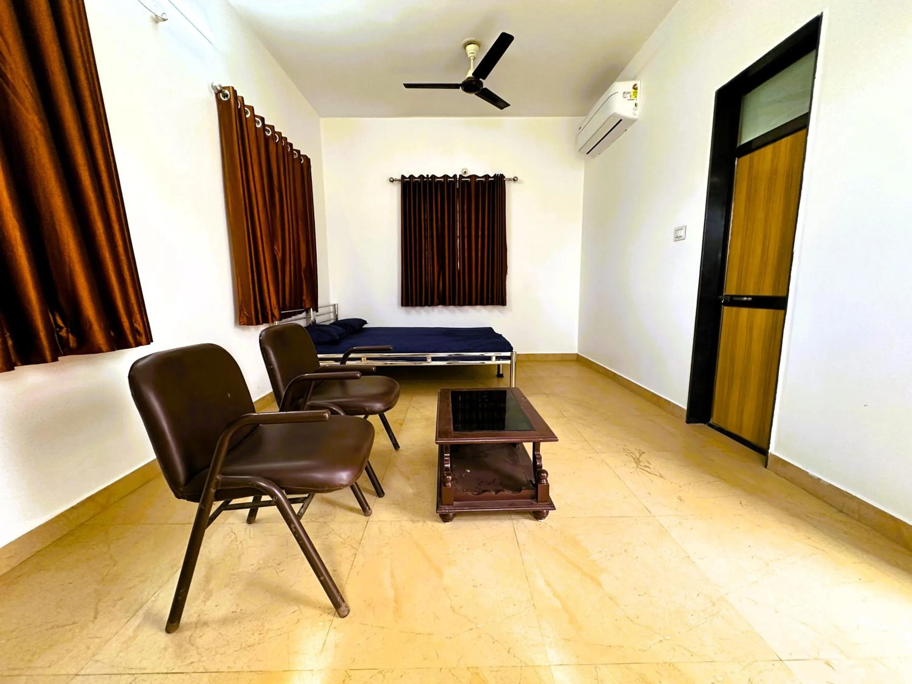 Bedroom in Ranjan Vadi
