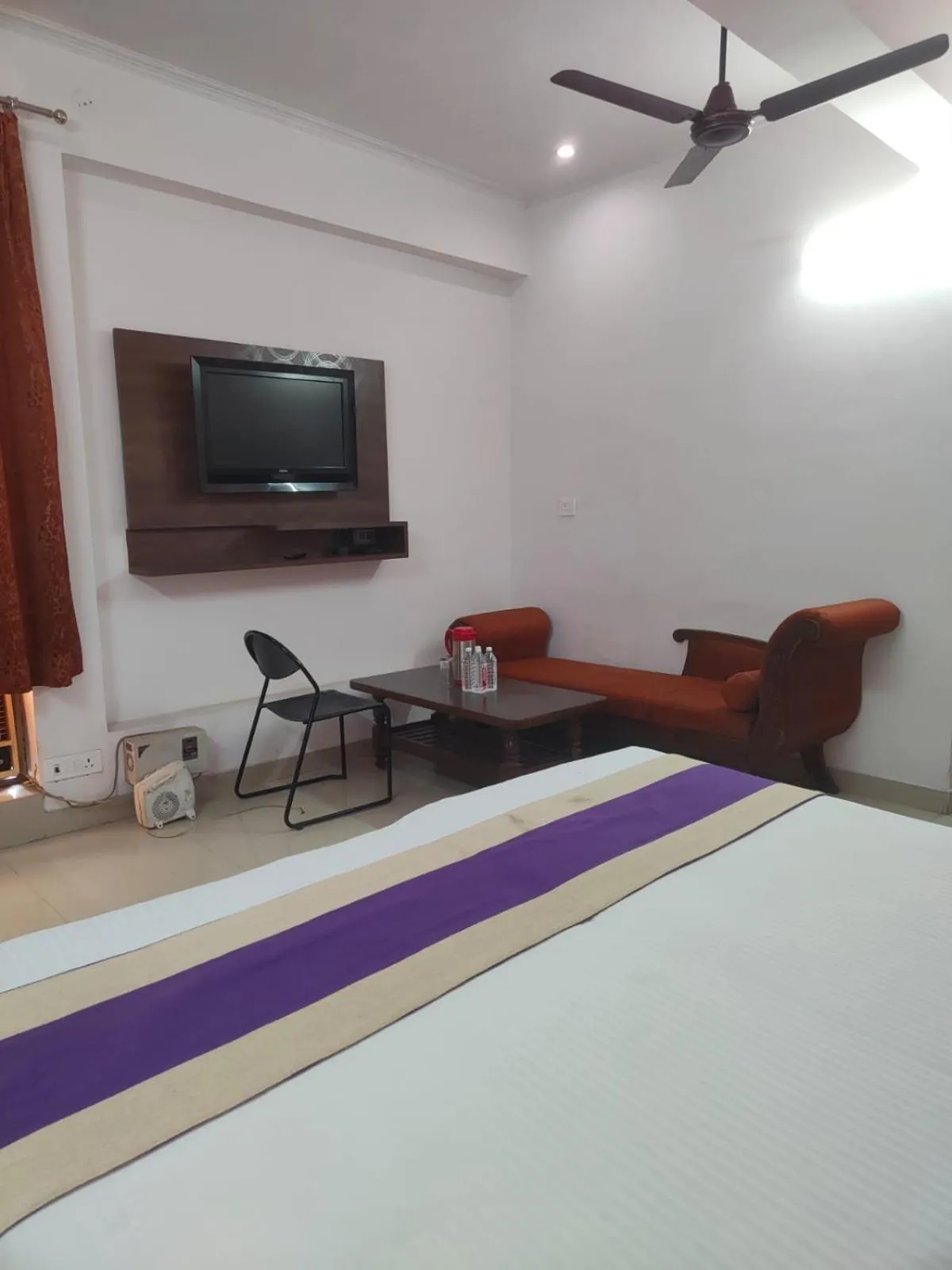 Bed in Mansarover Hotel & Banquets