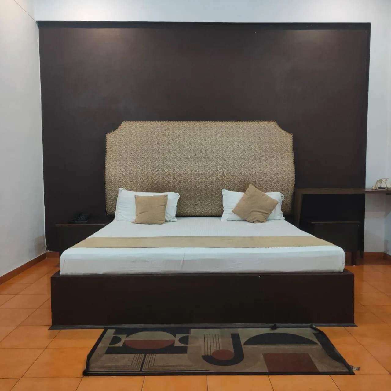 Bed in Mansarover Hotel & Banquets