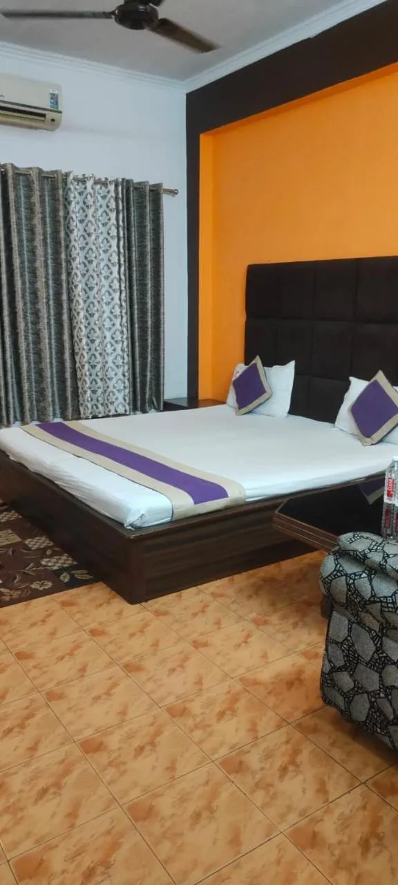 Bed in Mansarover Hotel & Banquets