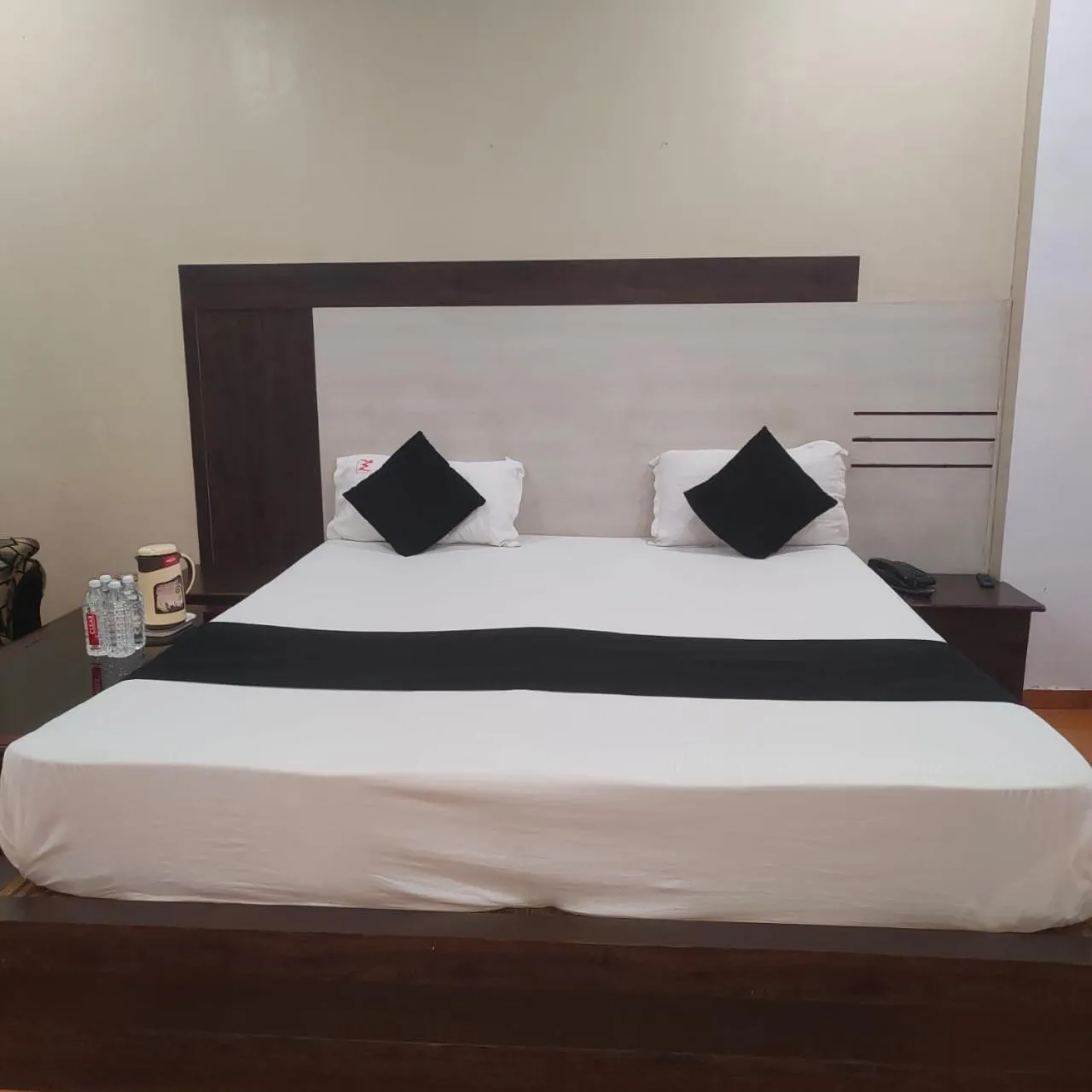 Bed in Mansarover Hotel & Banquets