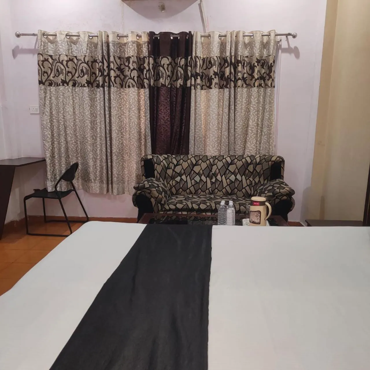 Bed in Mansarover Hotel & Banquets